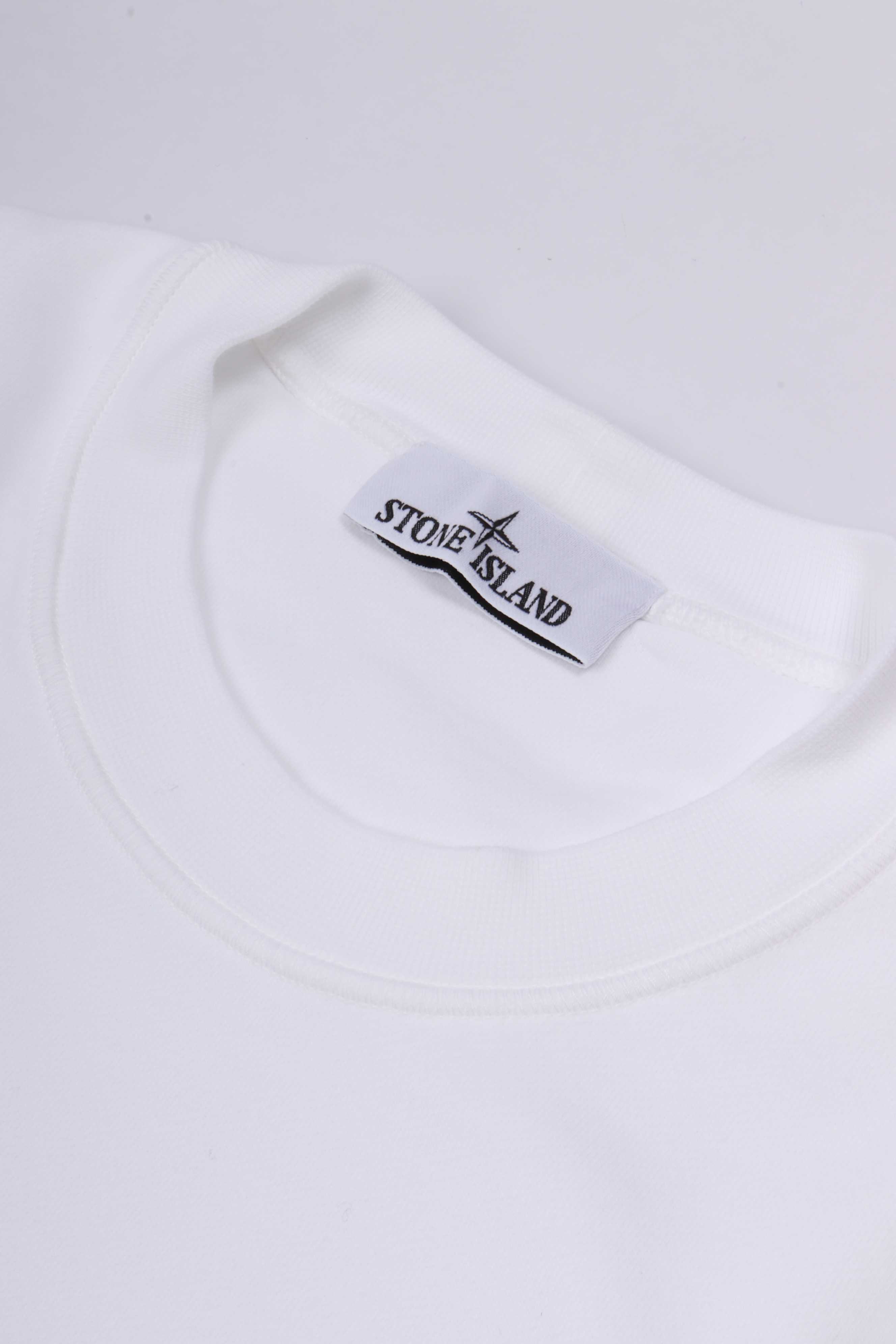 6100060 s0051 v0001 - white