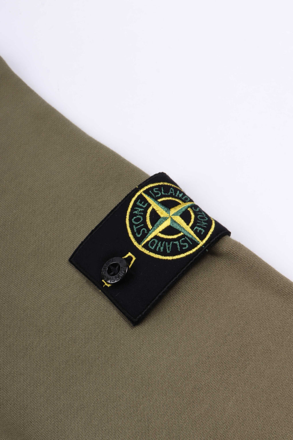 6100060 s0051 v005g - military
