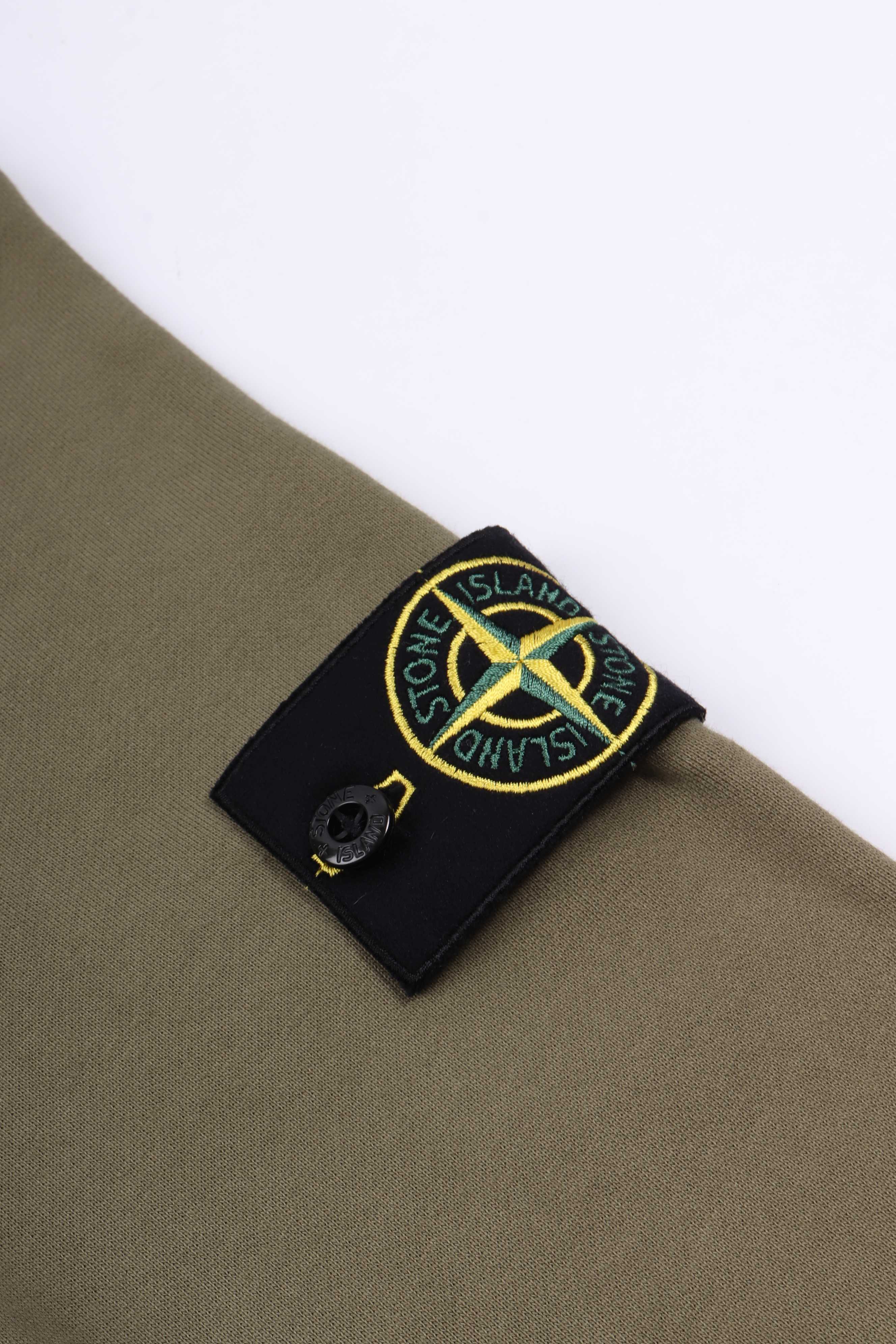 6100060 s0051 v005g - military