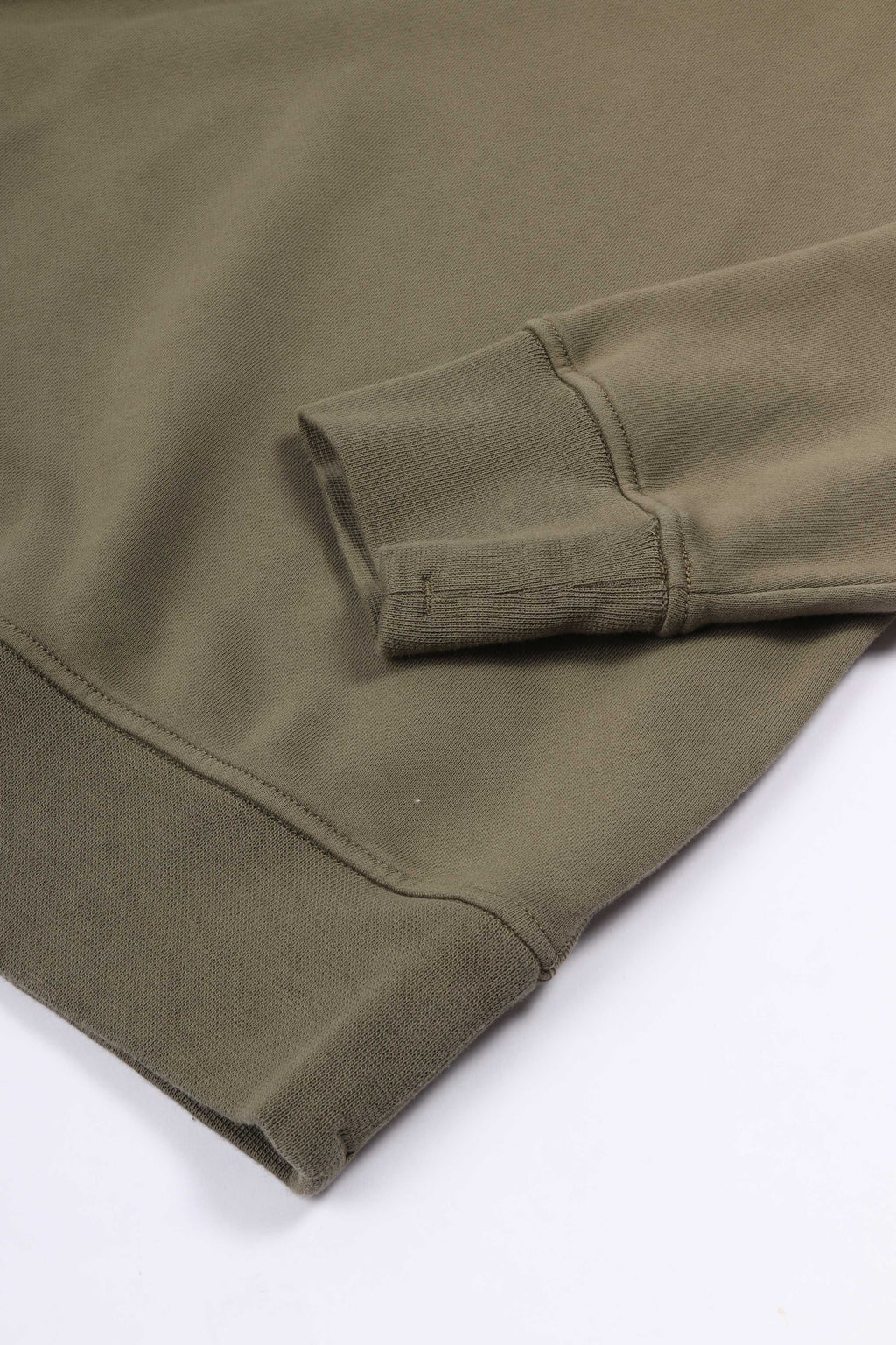 6100060 s0051 v005g - military