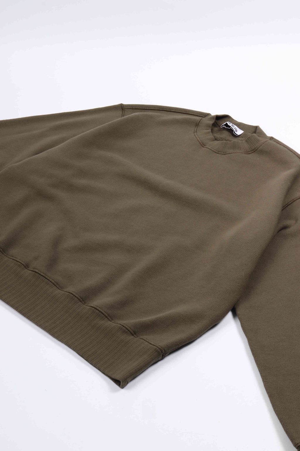 6100021 s0210 v0054 - military