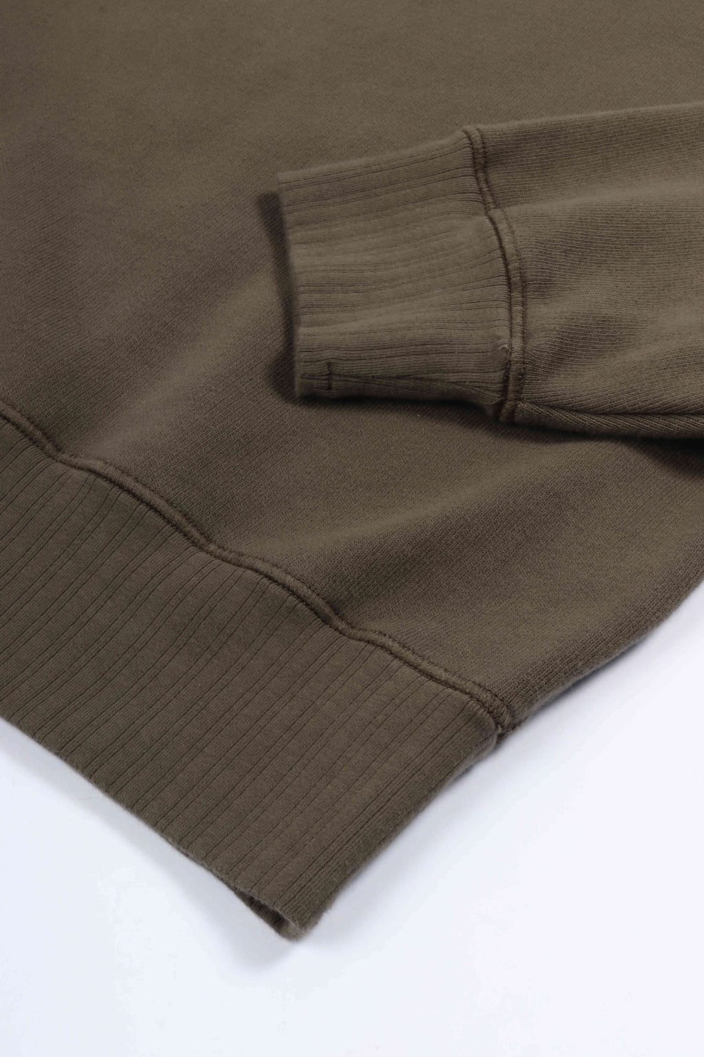 6100021 s0210 v0054 - military