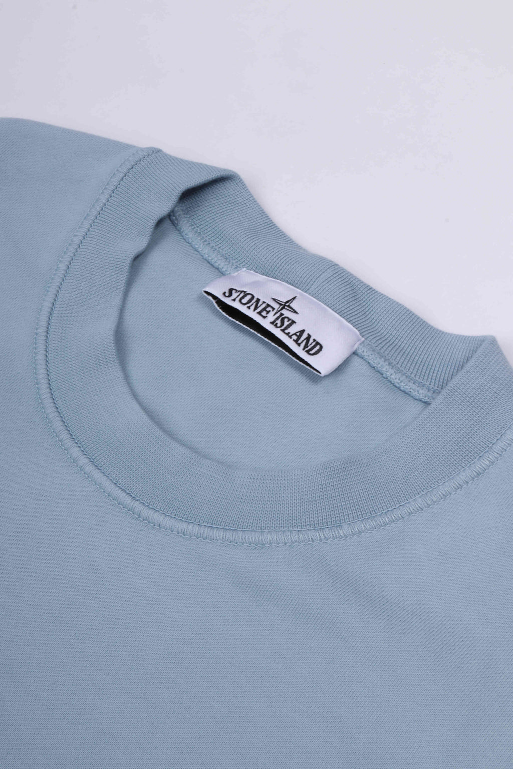 6100060 s0051 v004a - dust blu