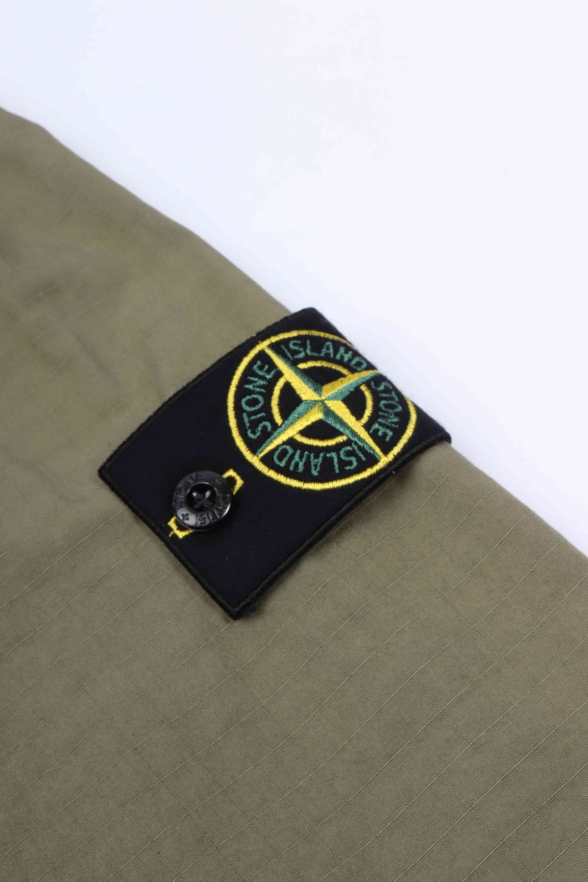 1200005 s0298 v005g - military