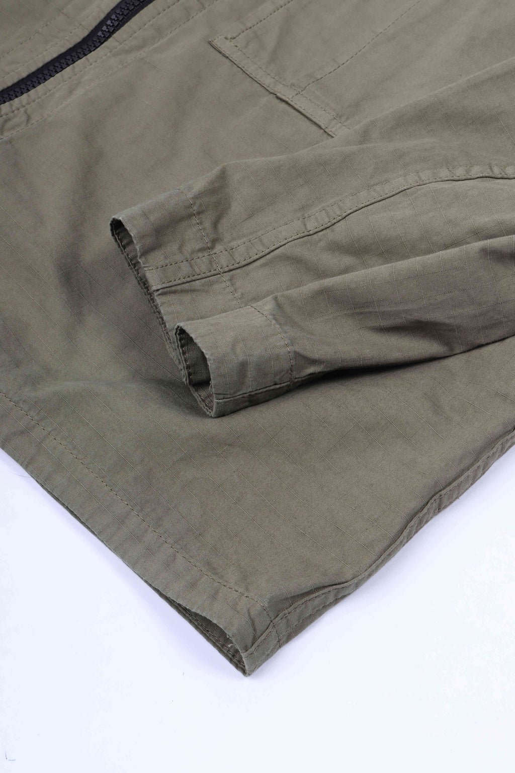 1200005 s0298 v005g - military