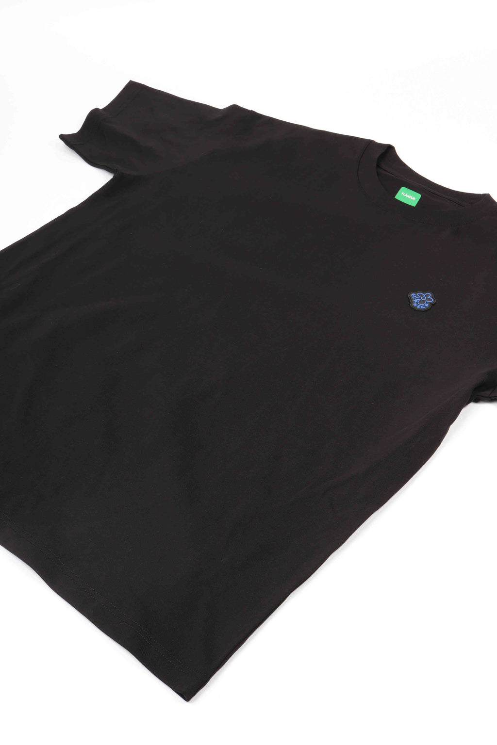 Rubber blossom t- black