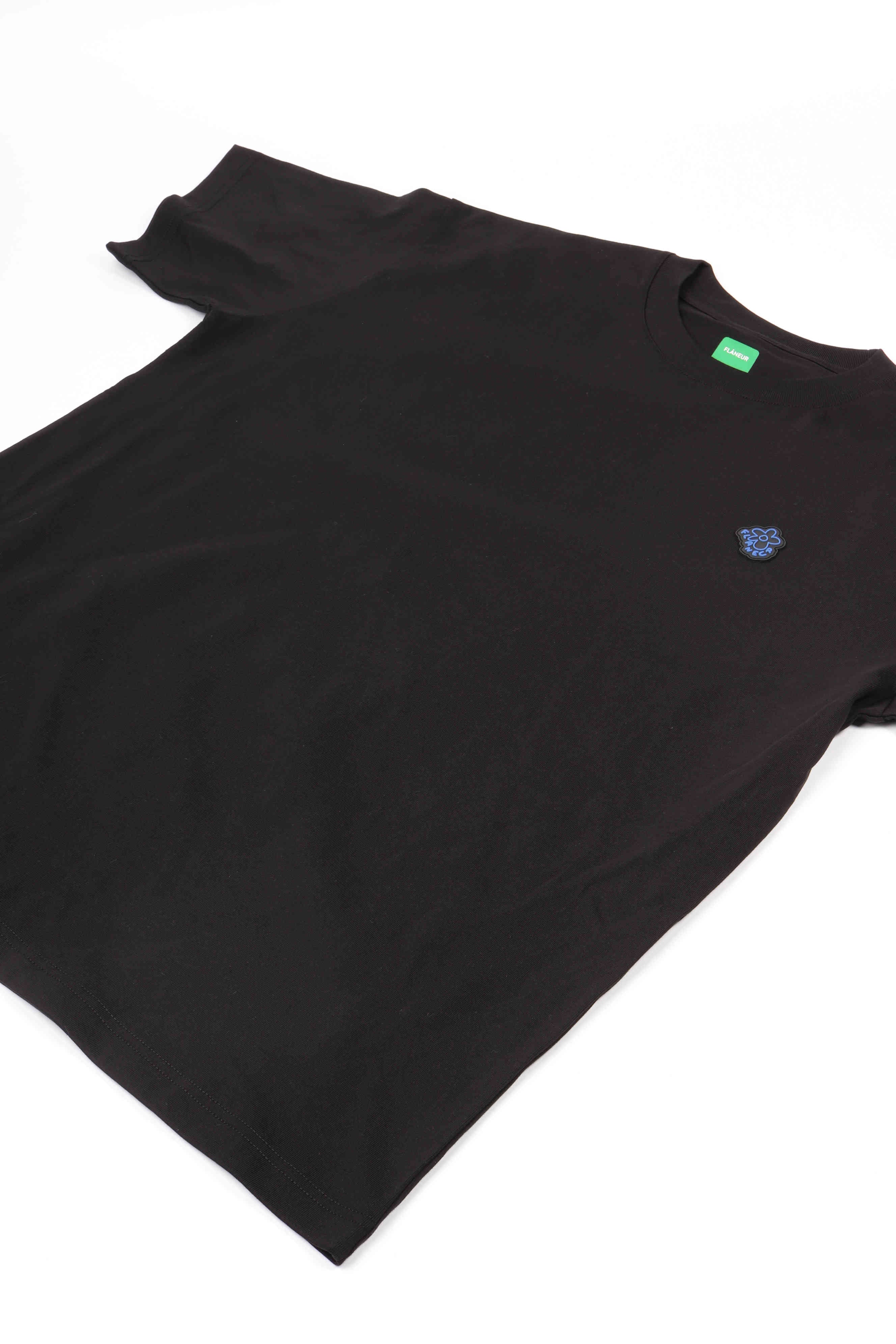 Rubber blossom t- black
