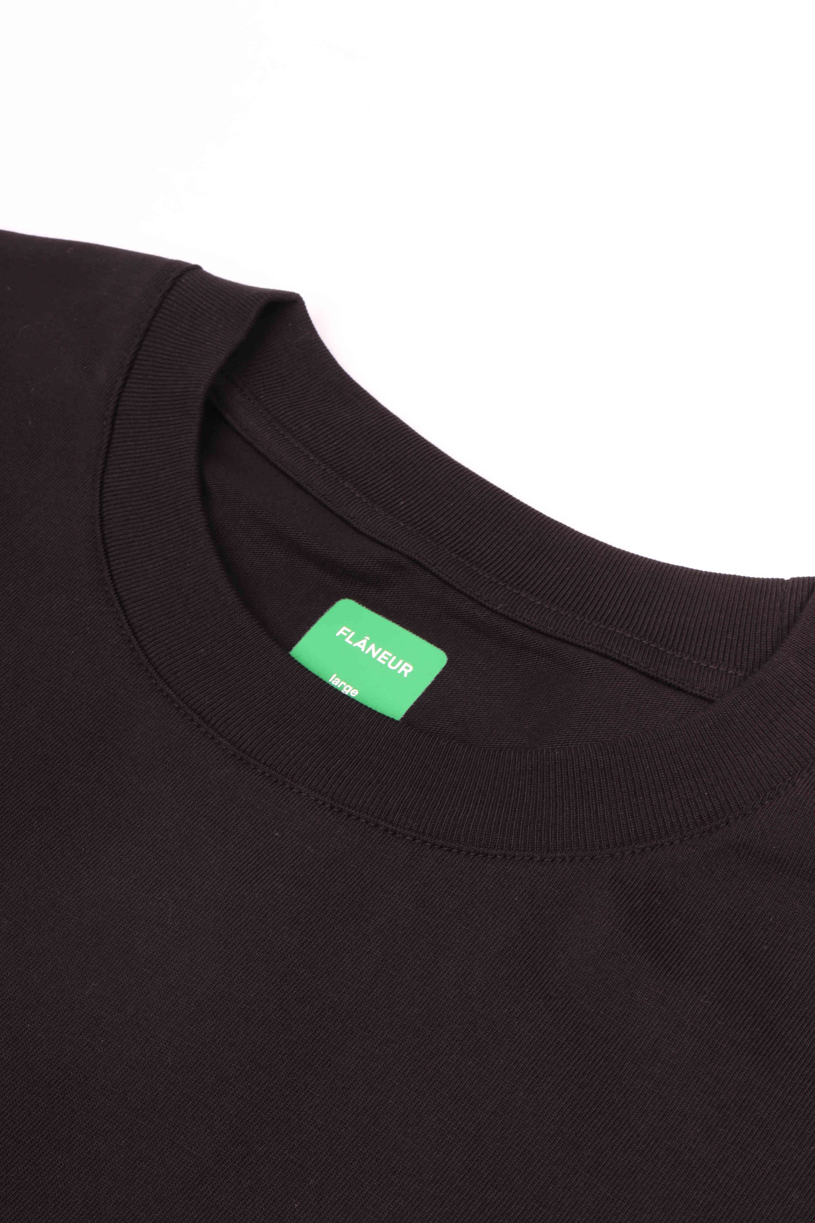 Rubber blossom t- black