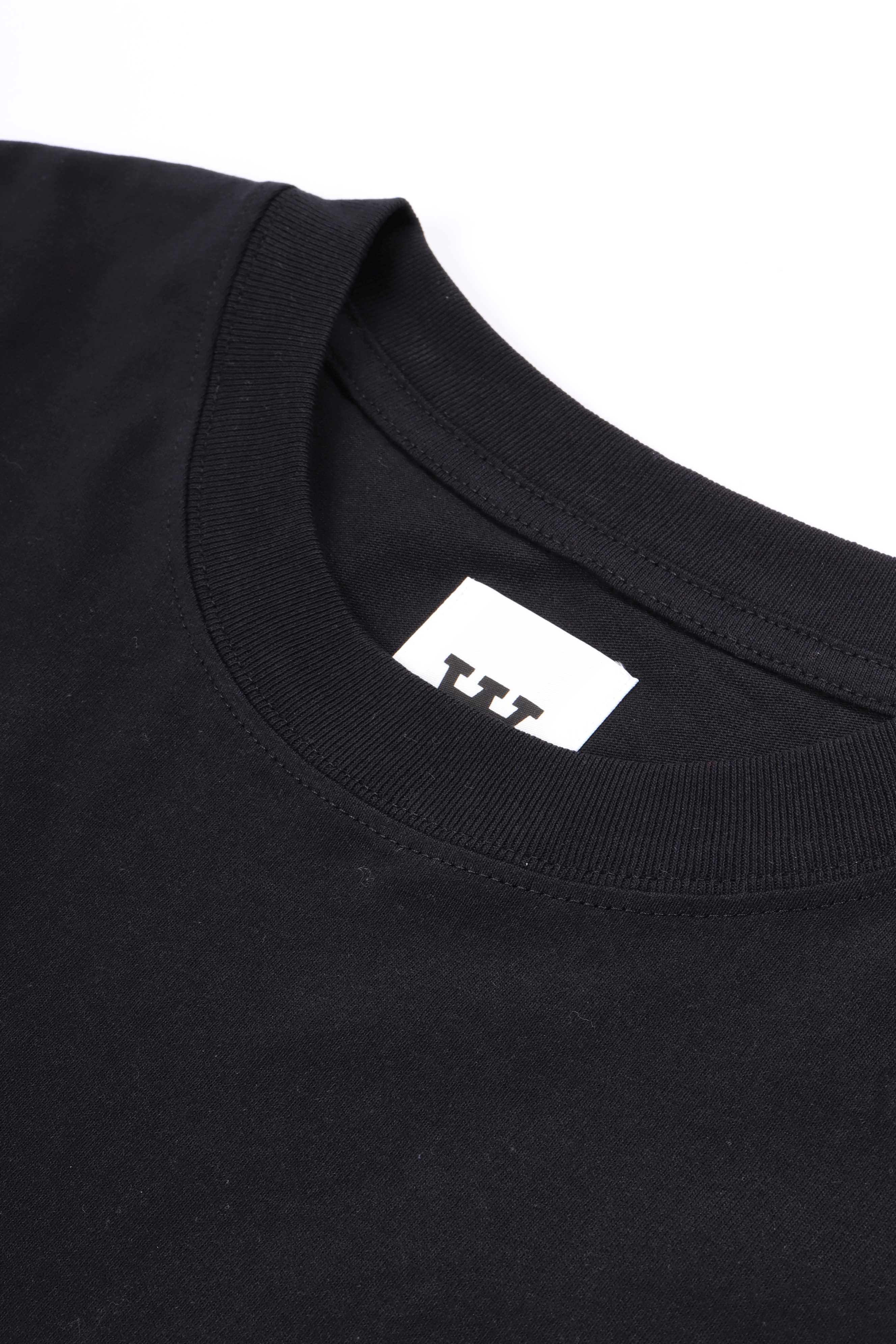 Liam tee aa black with white
