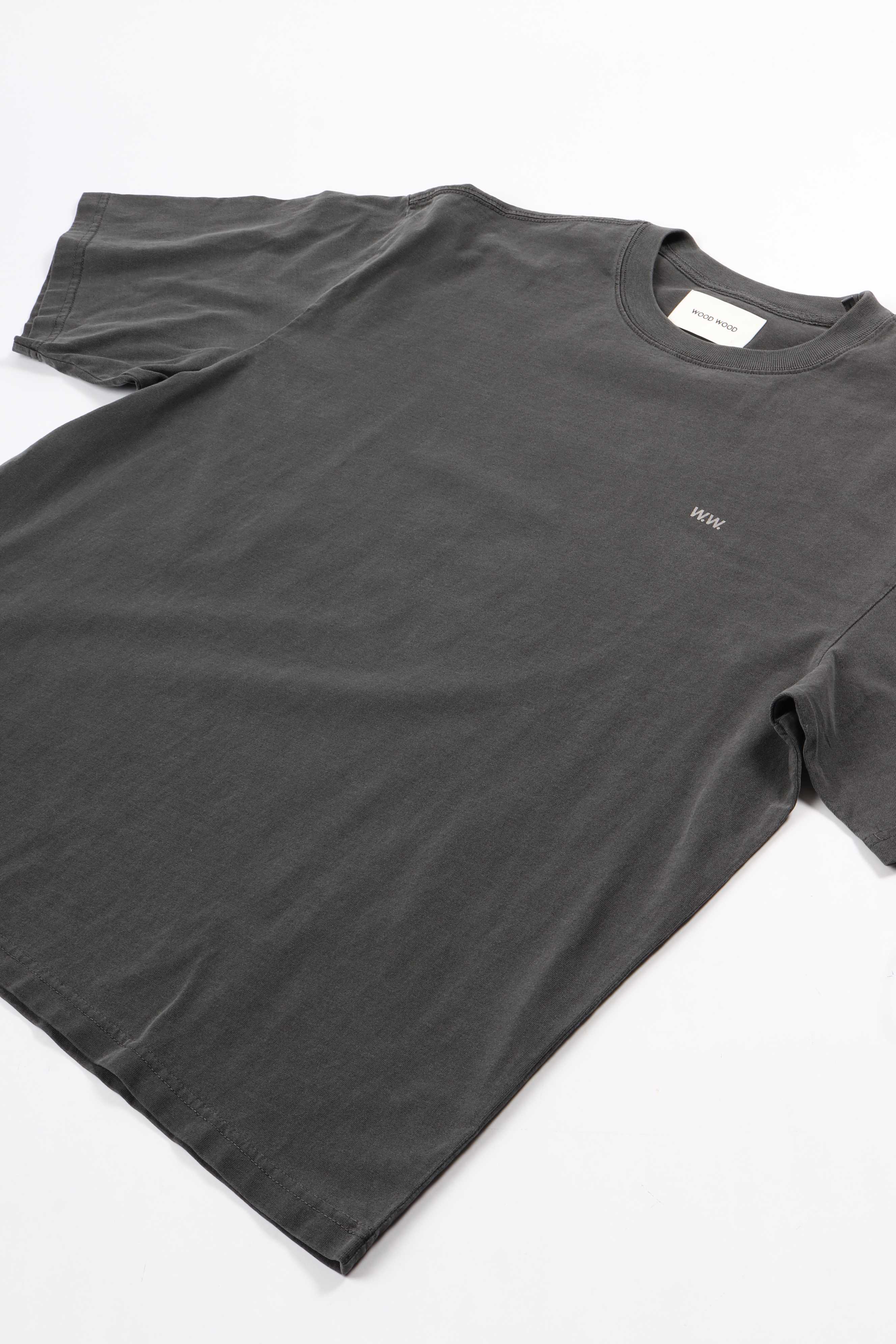 Gary tee object washed black