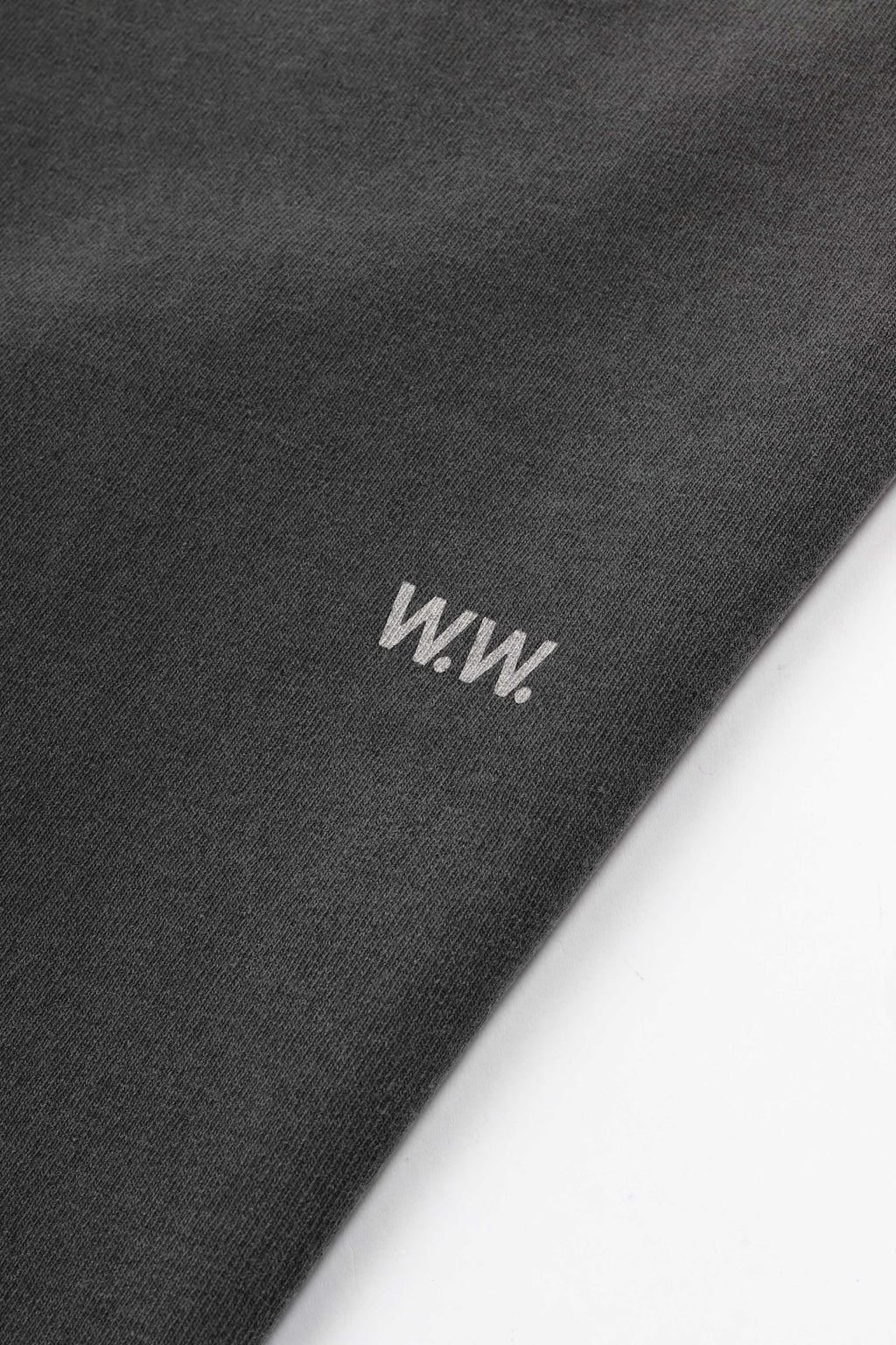 Gary tee object washed black