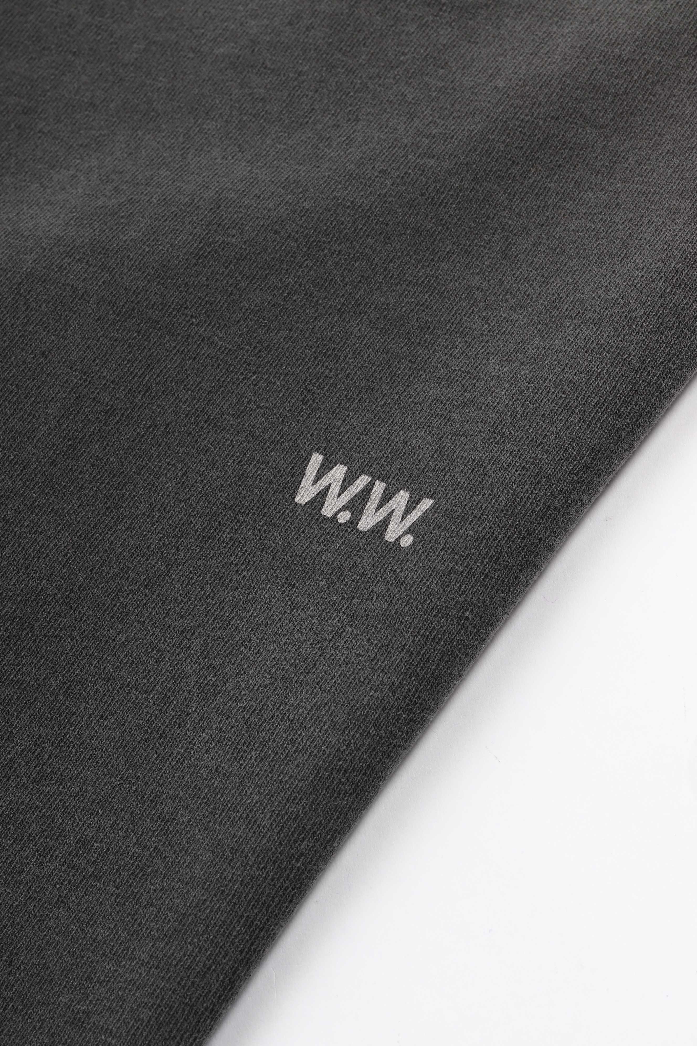 Gary tee object washed black