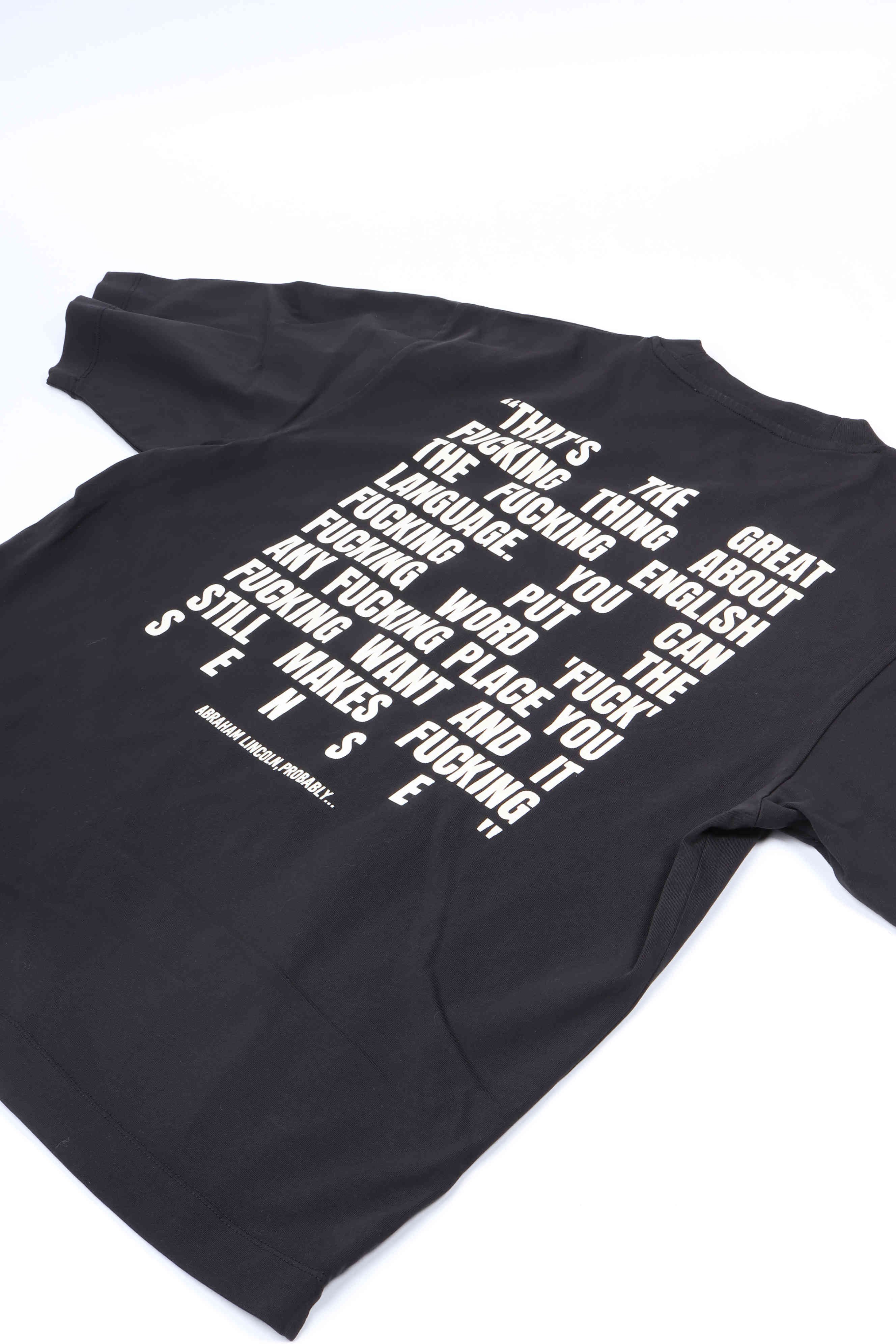 Text printed tee black