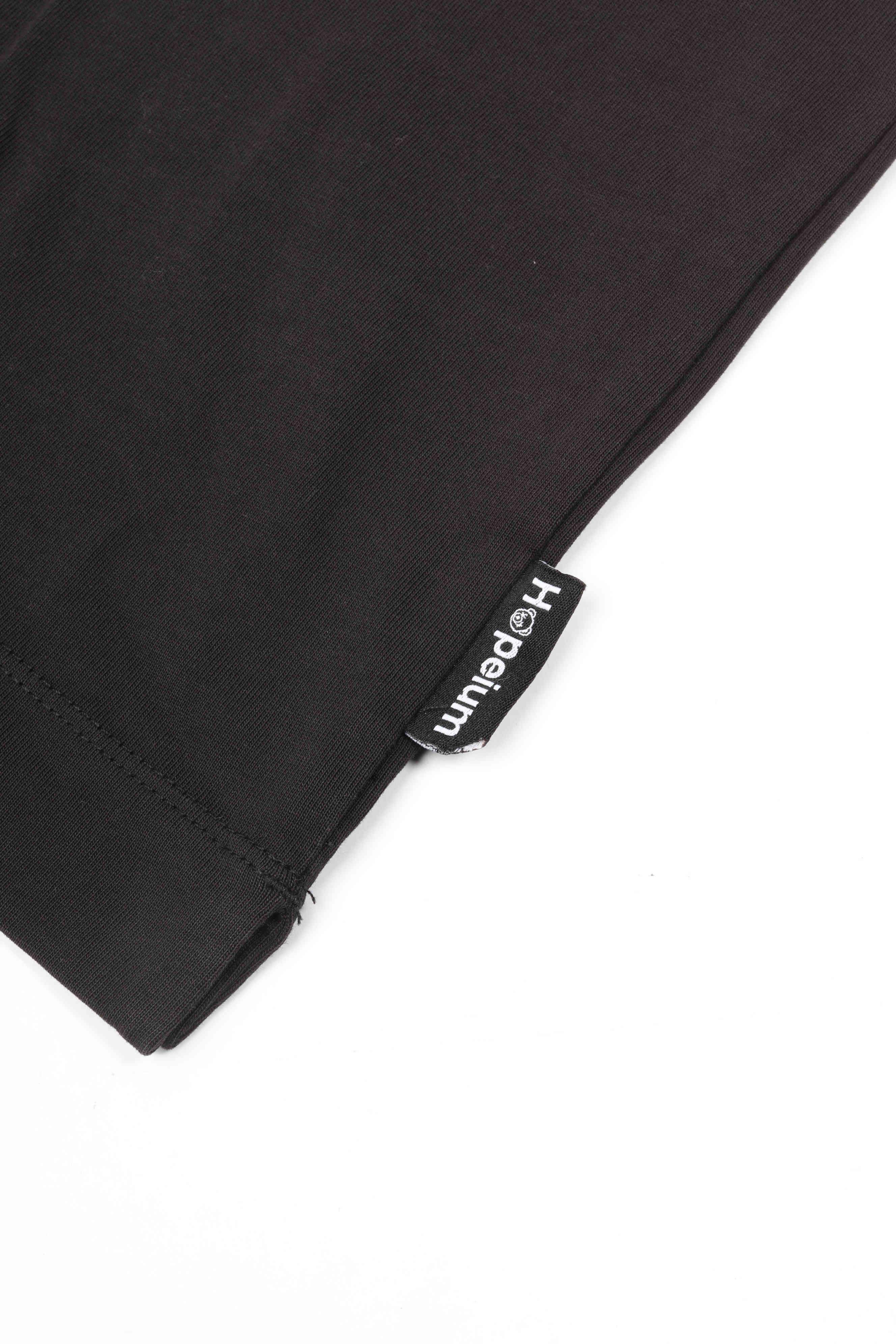 Text printed tee black