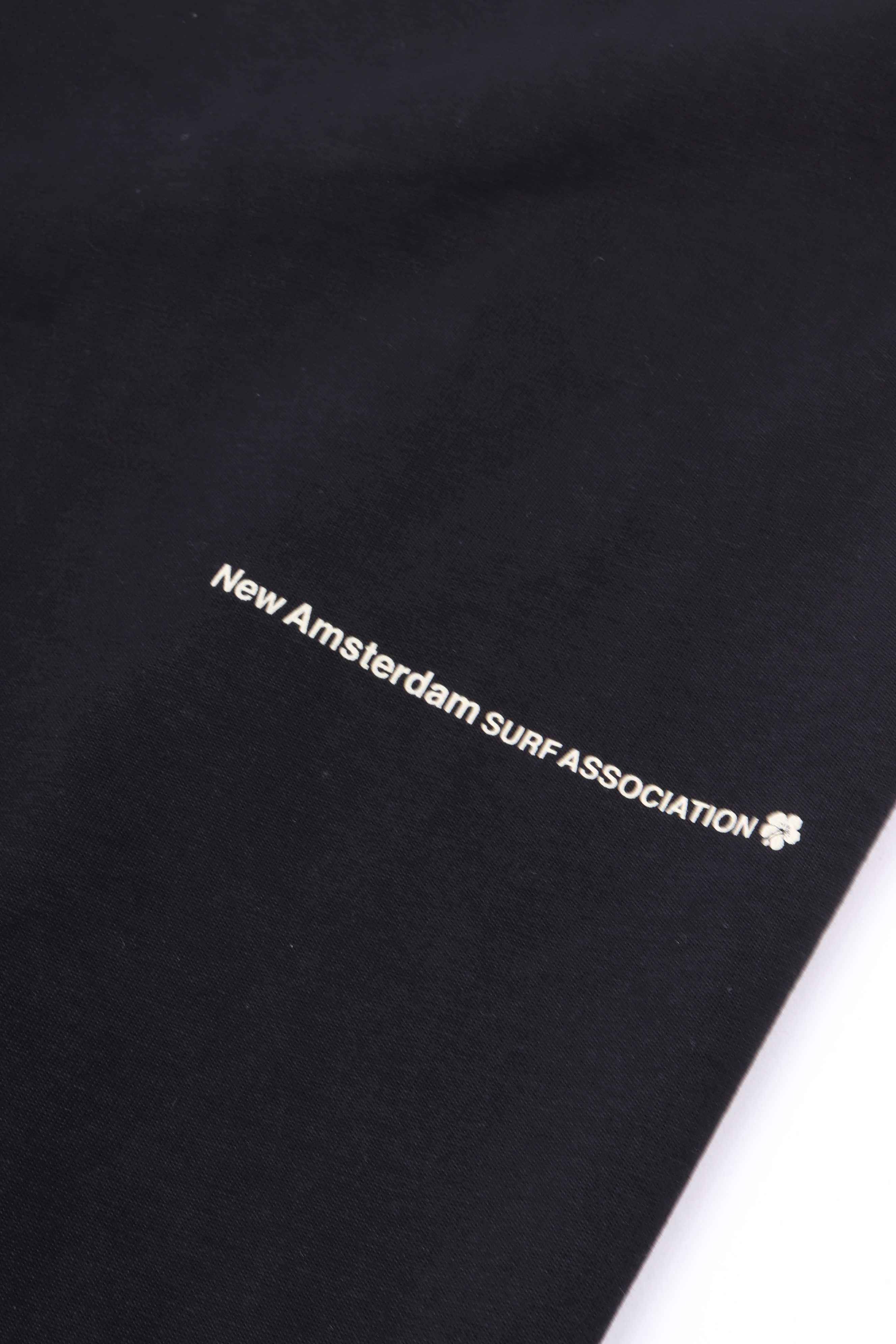 Hibiscus tee black