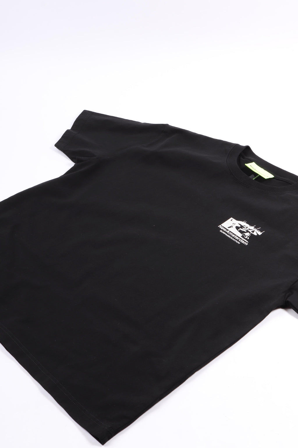 Beach sign tee black