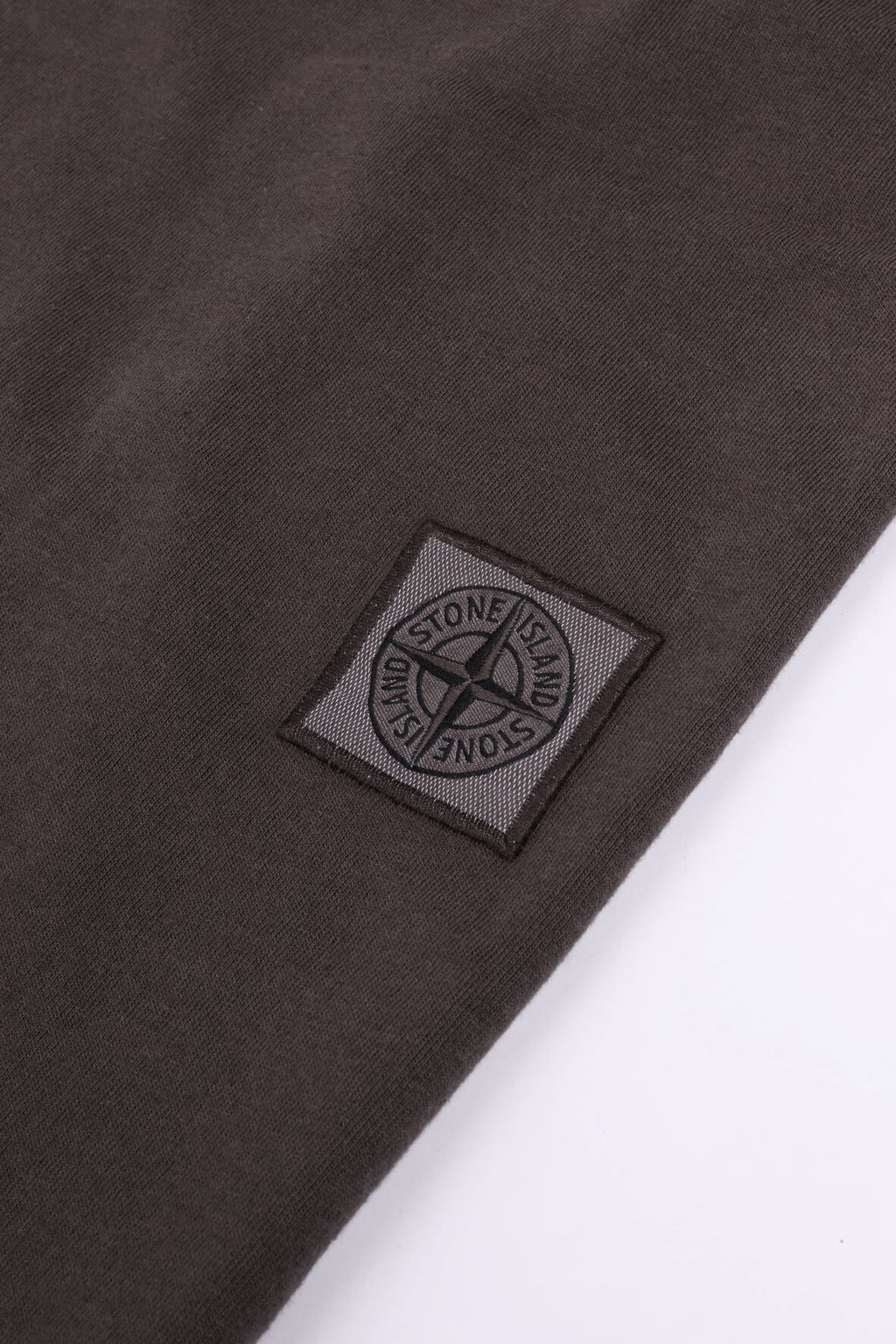 2100029 s0057 v0065 - charcoal