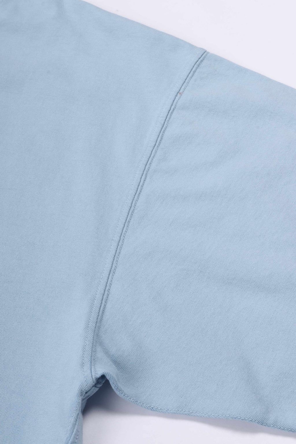 2100030 s0115 v004a - dust blu