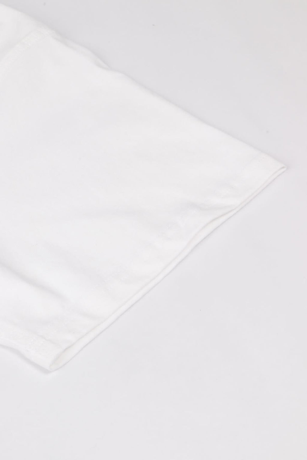 S/s a. script tee white