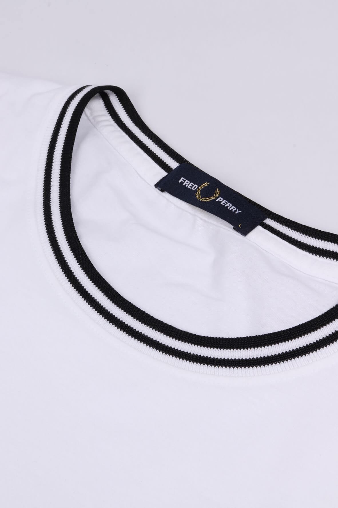 M1588 white/black
