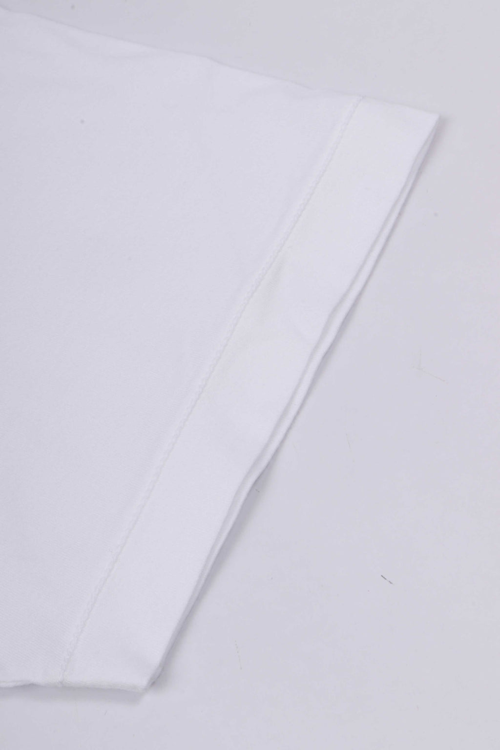 2100027 s0013 v0001 - white