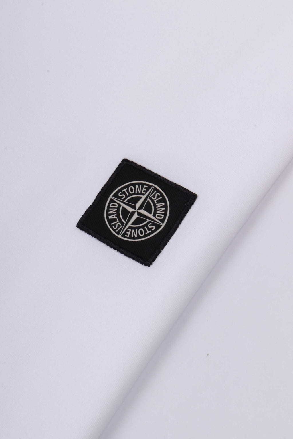 2100027 s0013 v0001 - white