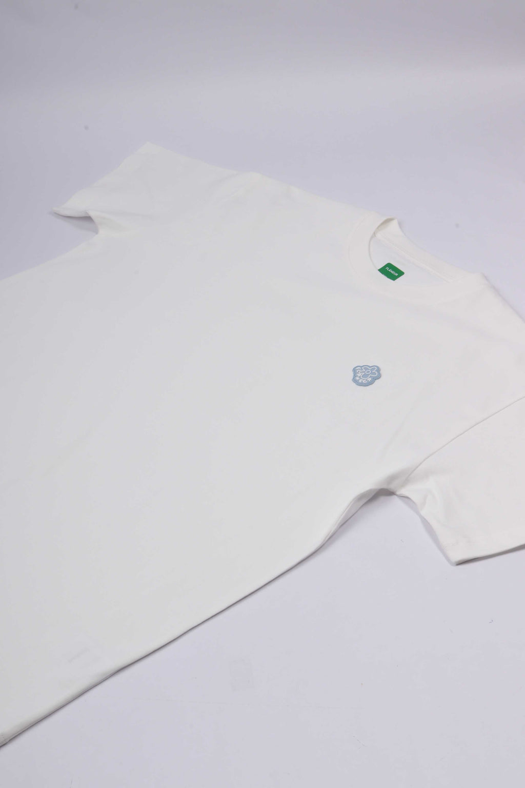 Rubber blossom t- white