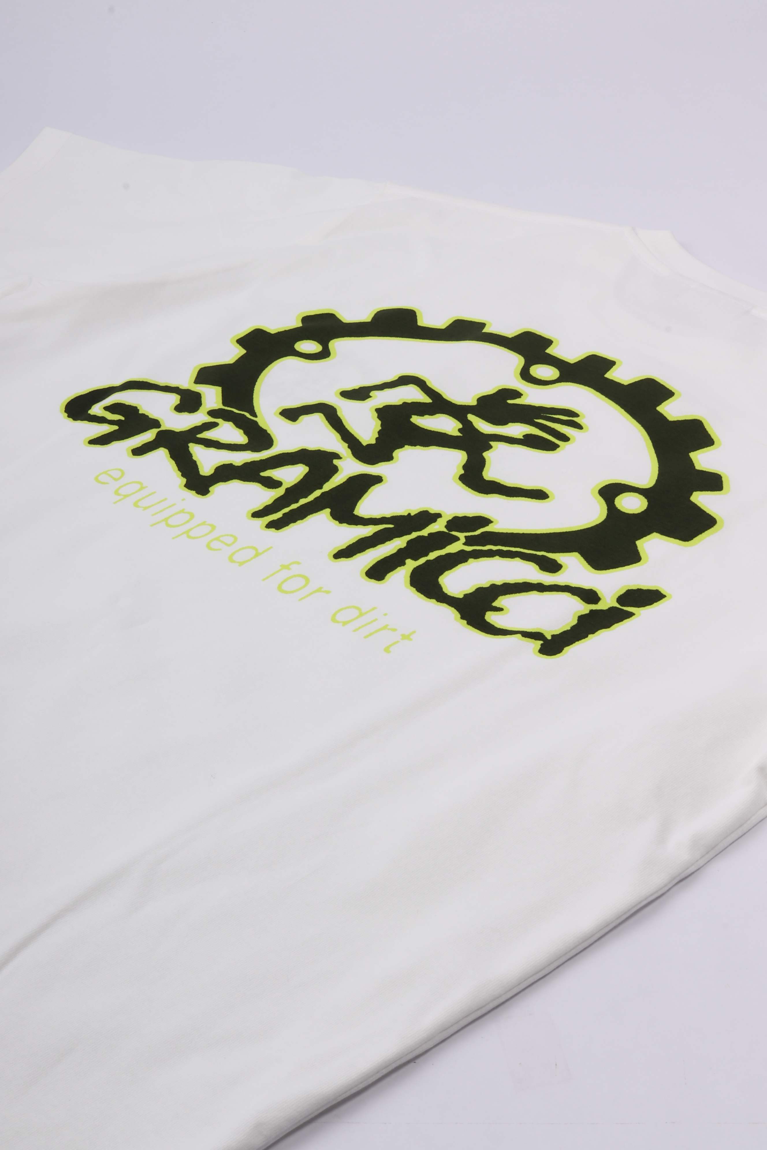 Equipped for dirt white