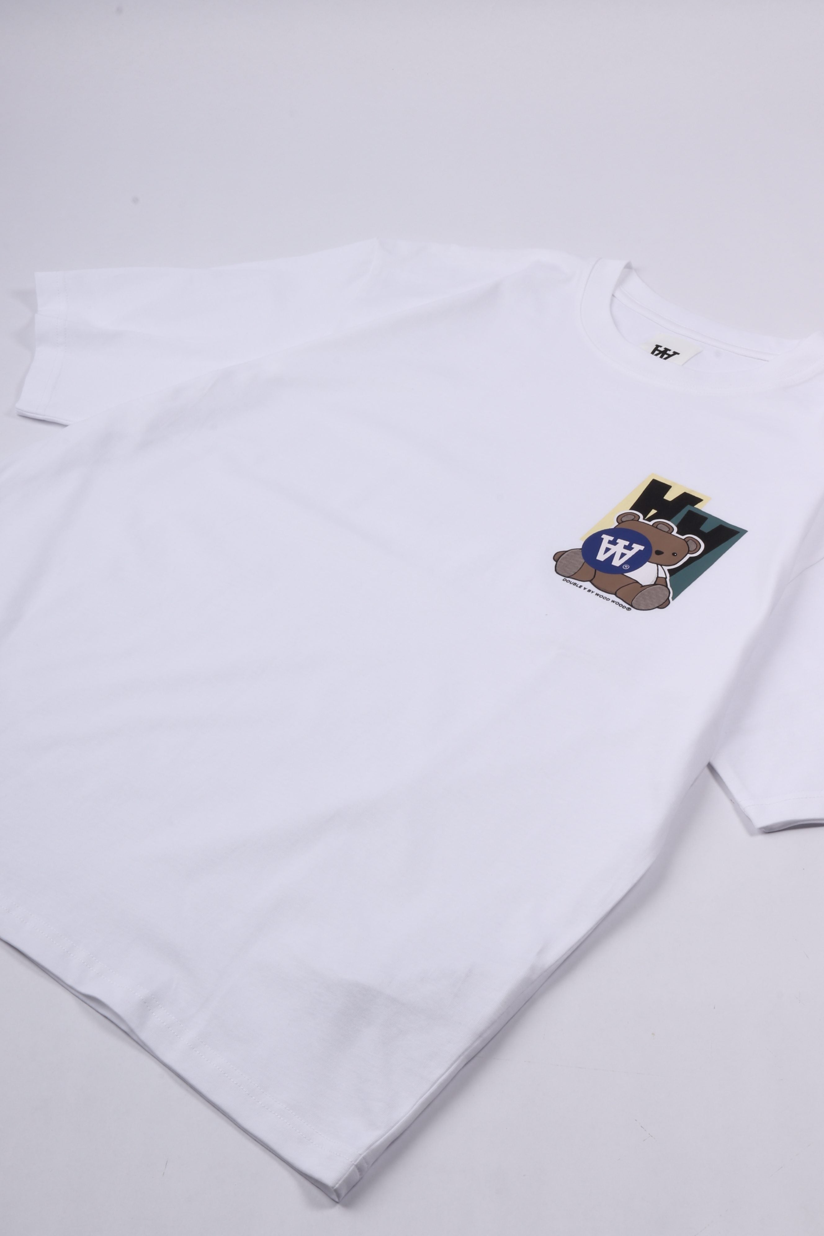 Liam tee stickers bright white