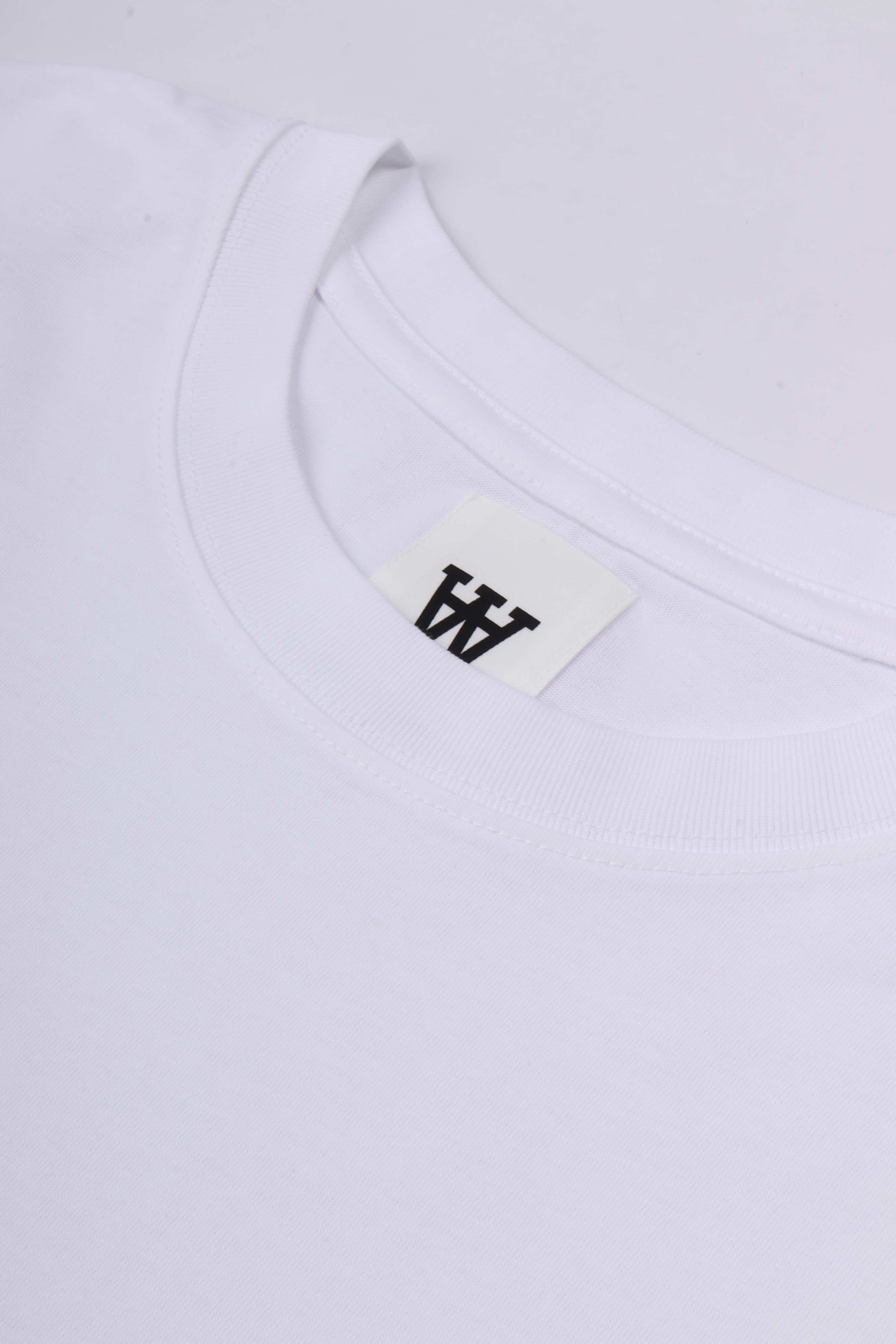 Liam tee stickers bright white
