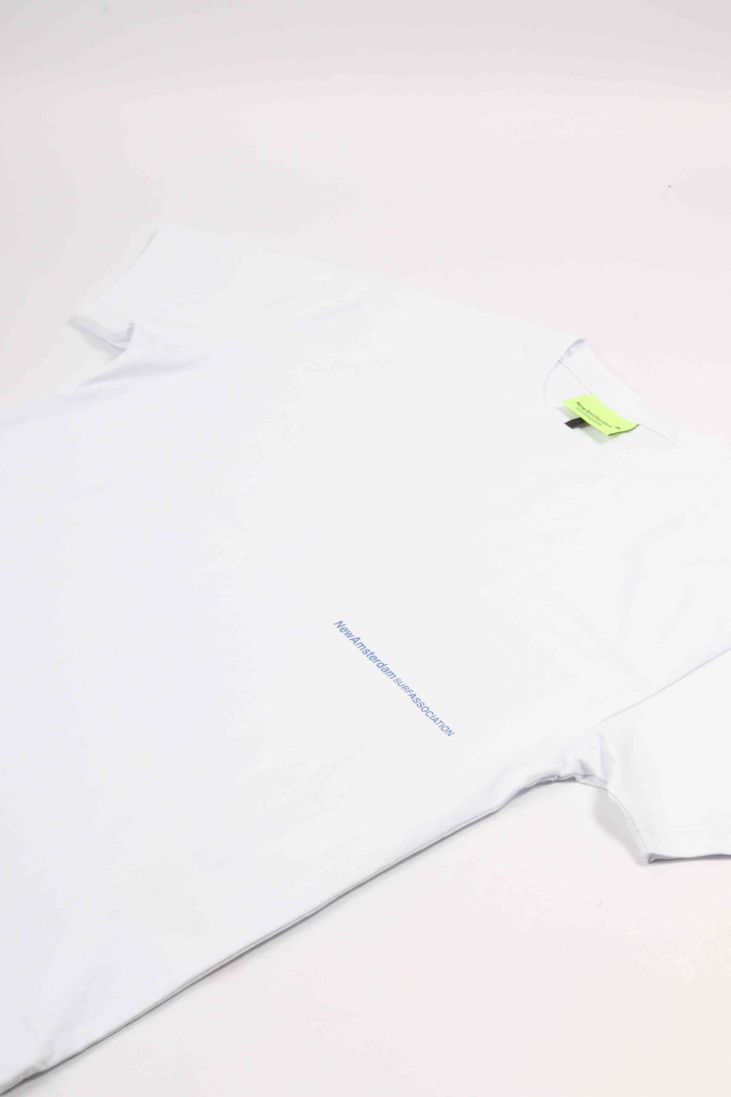 Back zip tee white