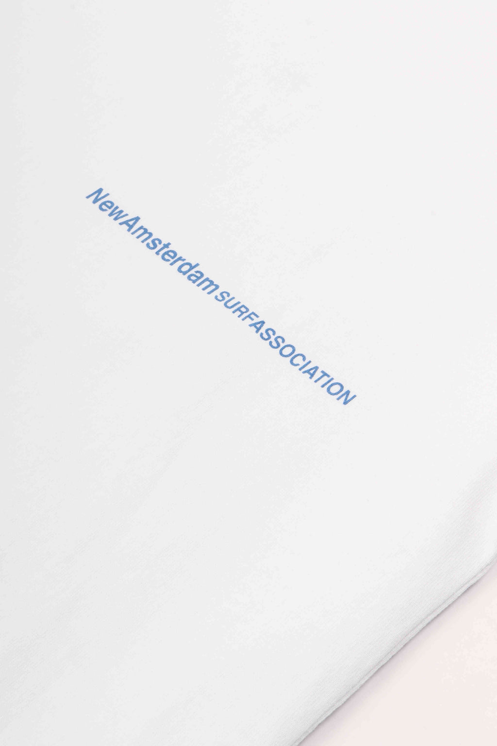 Back zip tee white