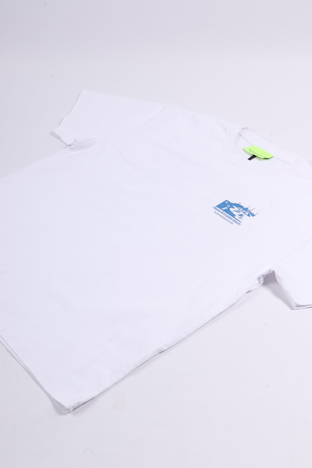 Beach sign tee white