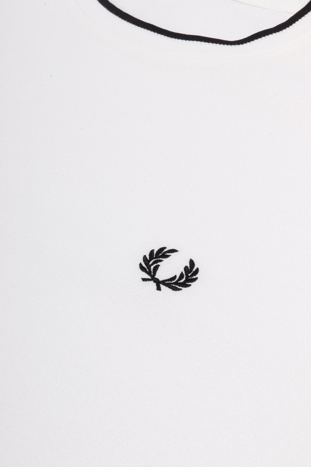 M2397 303 - snow white