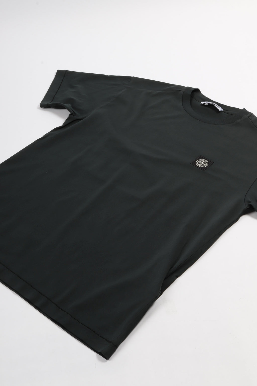2100027 s0013 v005s dark green
