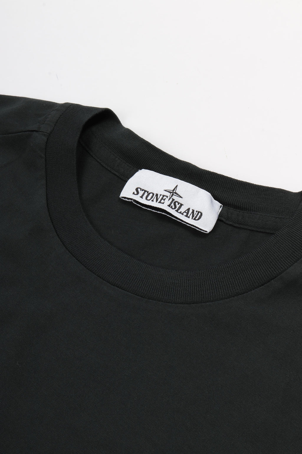 2100027 s0013 v005s dark green
