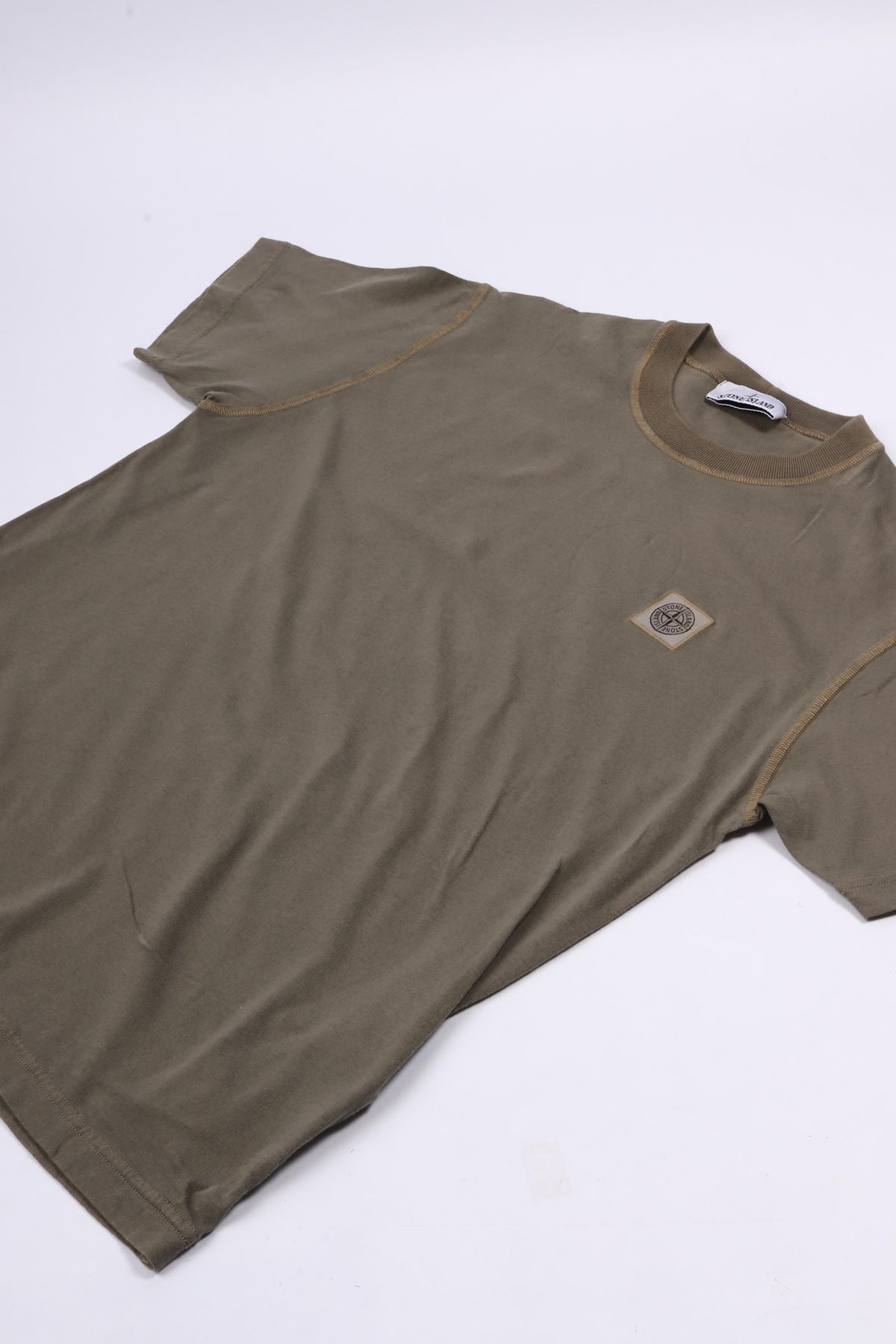 2100026 s0057 v015g military