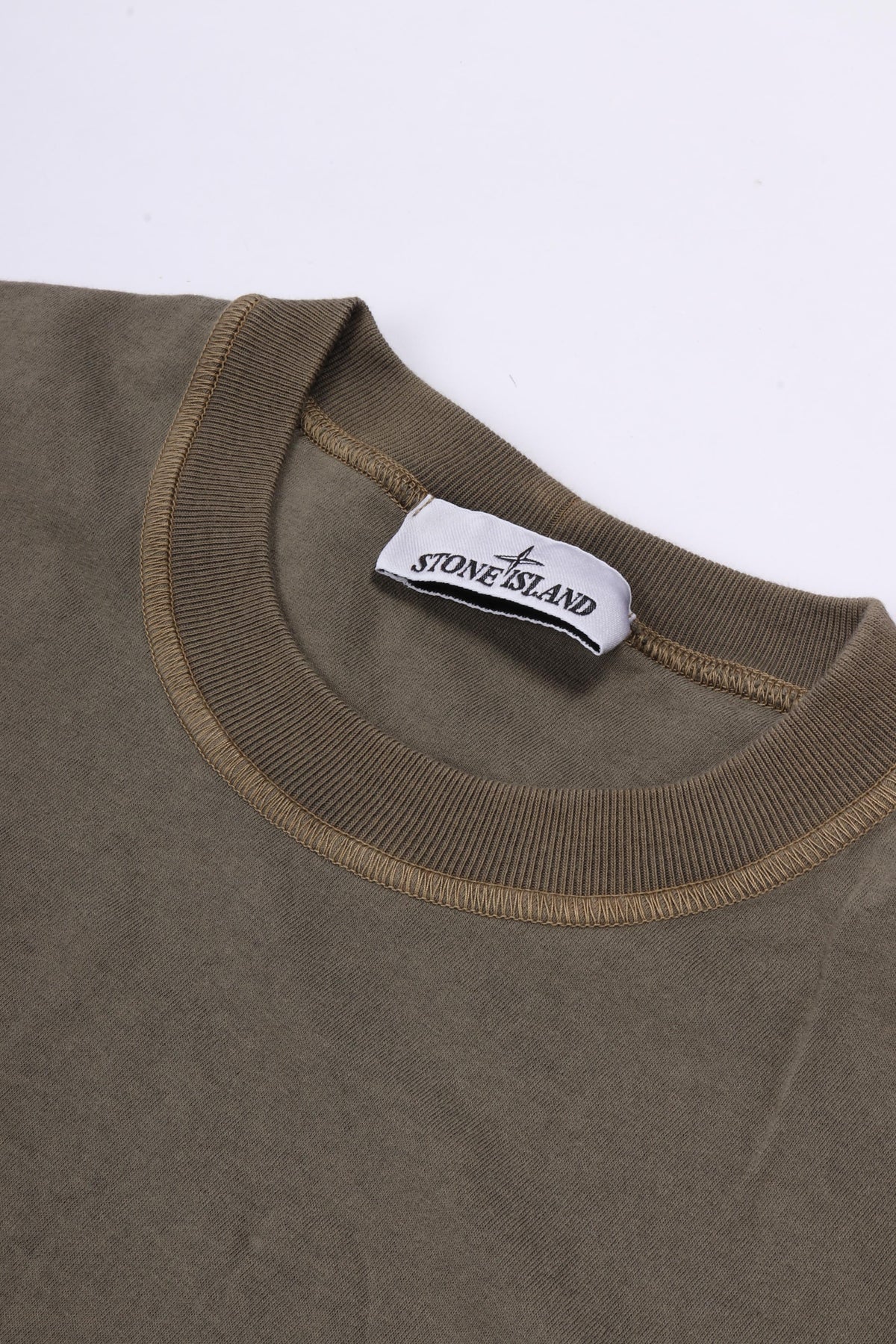 2100026 s0057 v015g military
