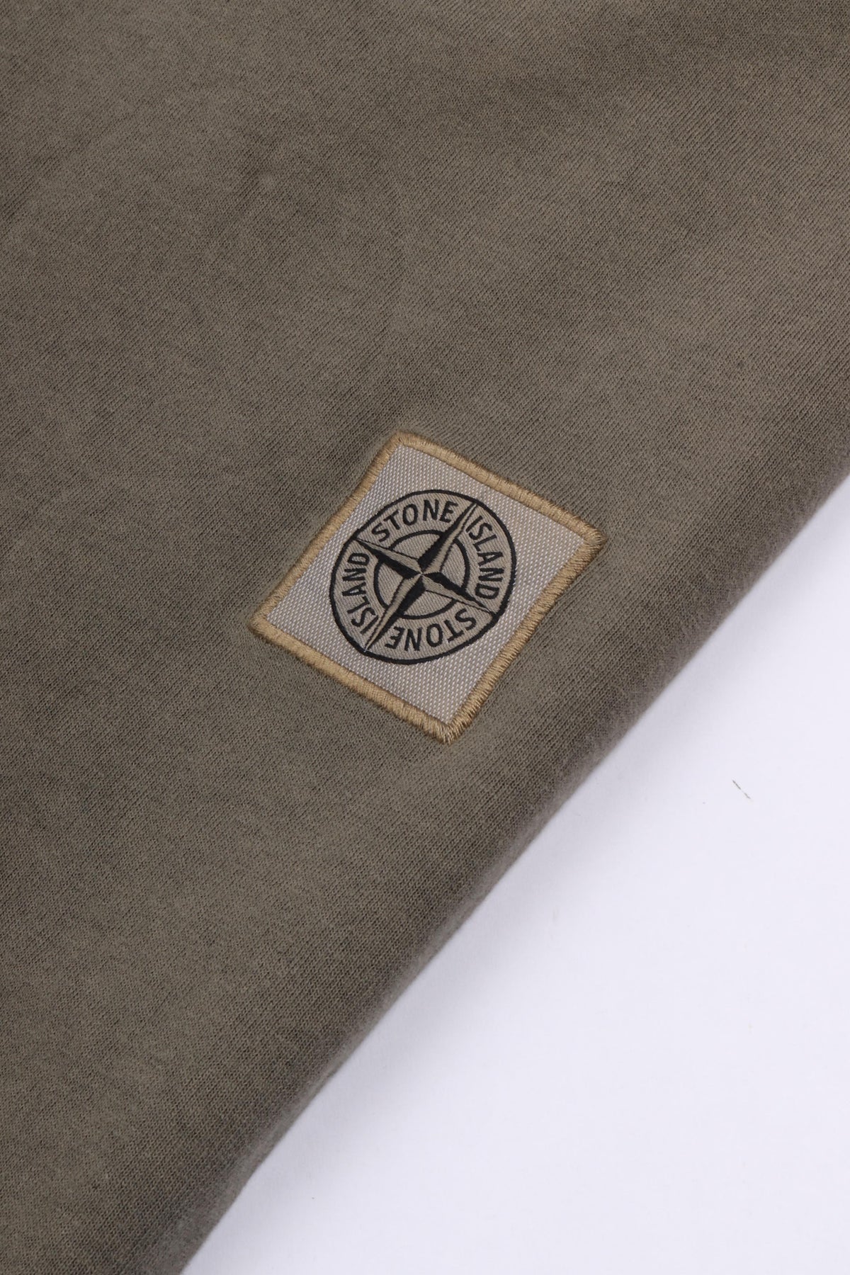 2100026 s0057 v015g military
