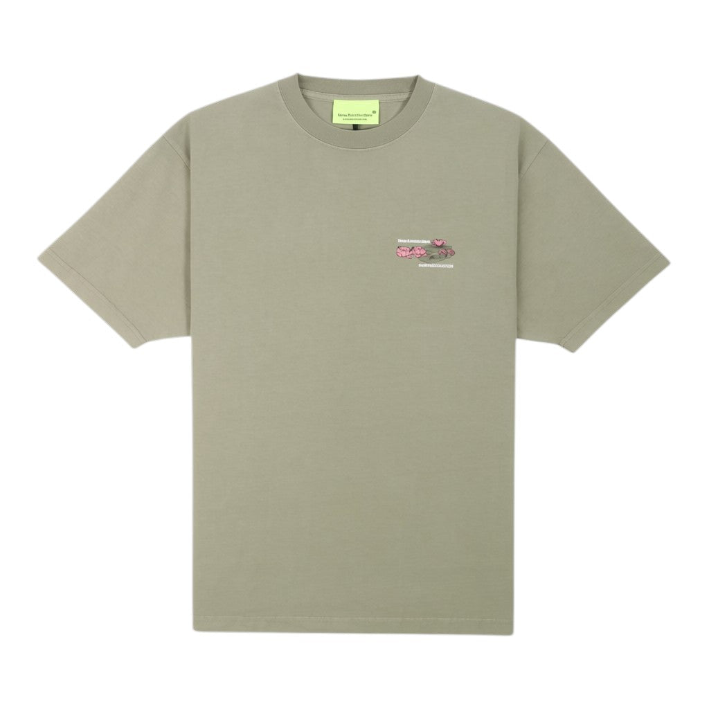 Lilies tee sea grass