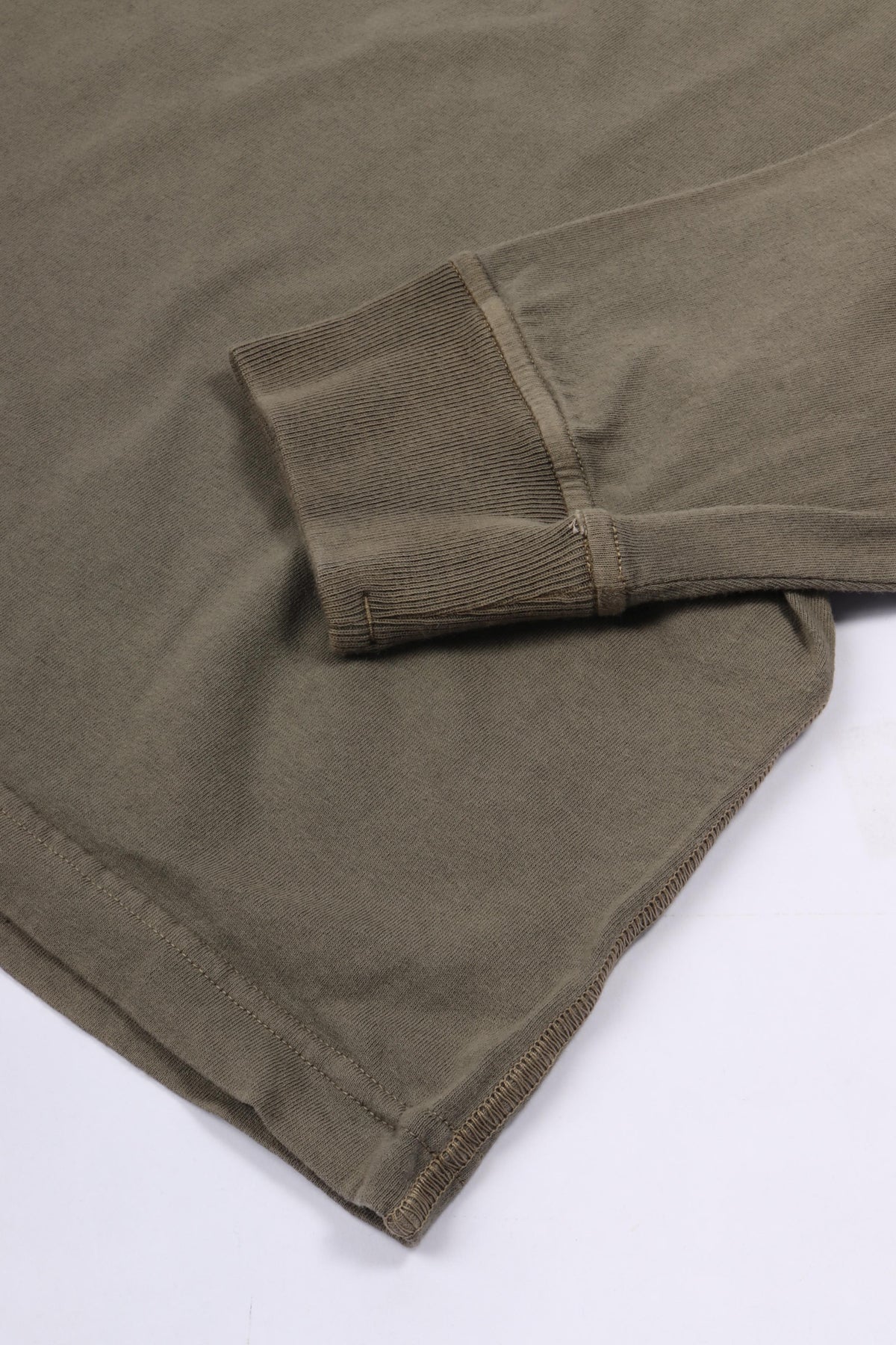2100025 s0057 v015g military