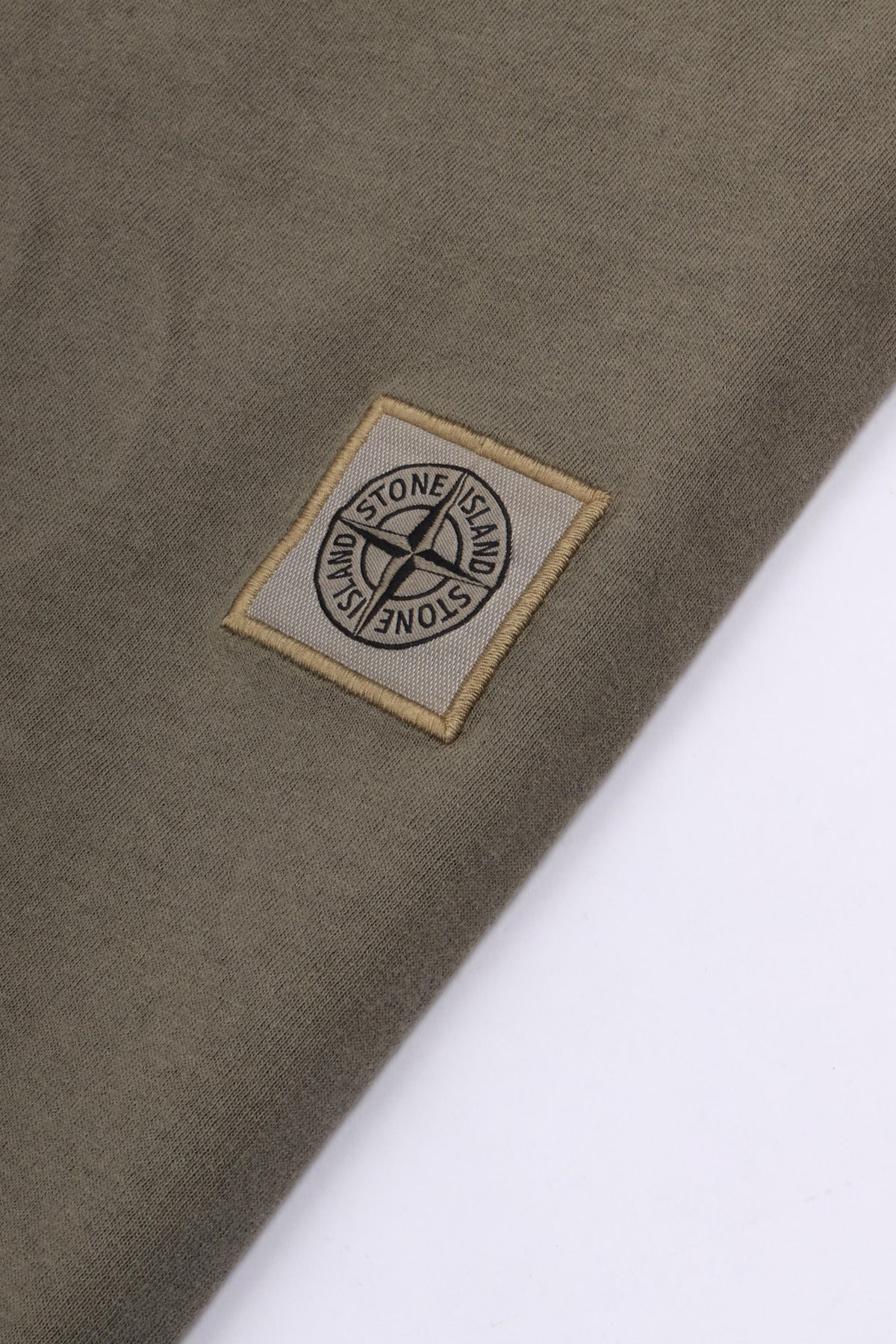 2100025 s0057 v015g military