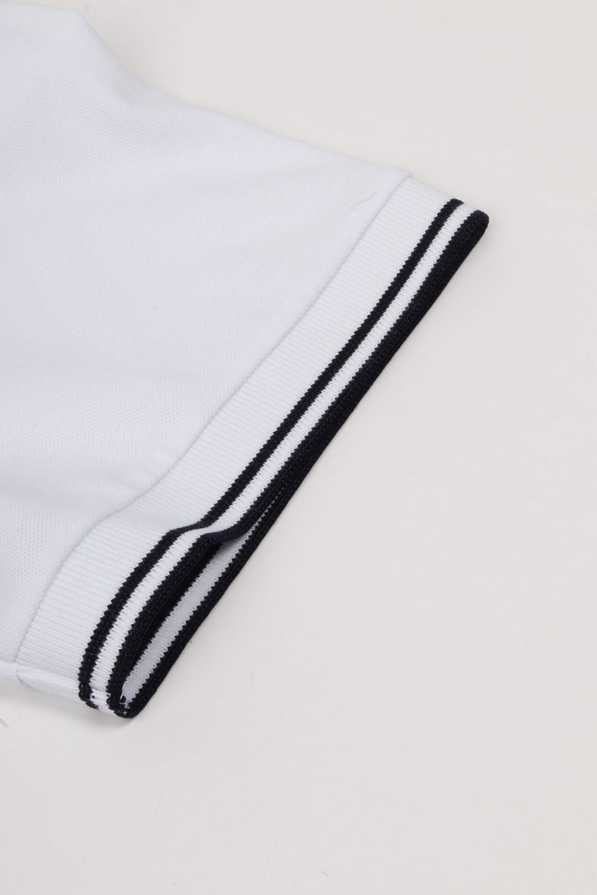 2sc18 a1001 - white