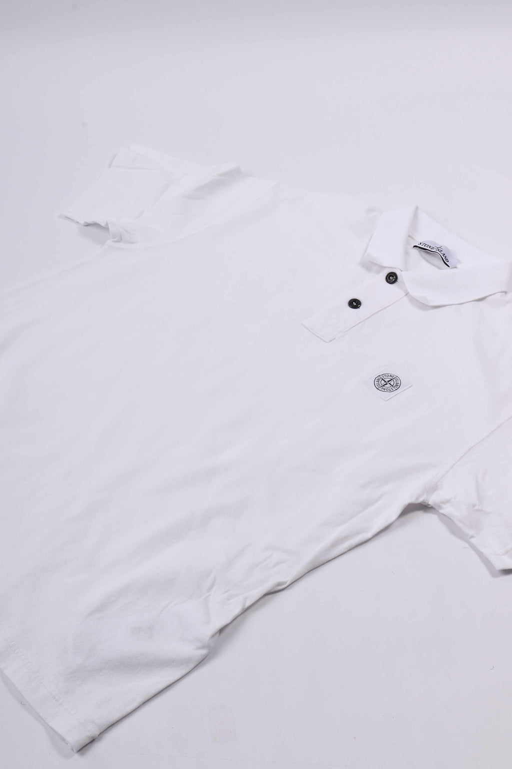 2200013 s0057 v0001 - white