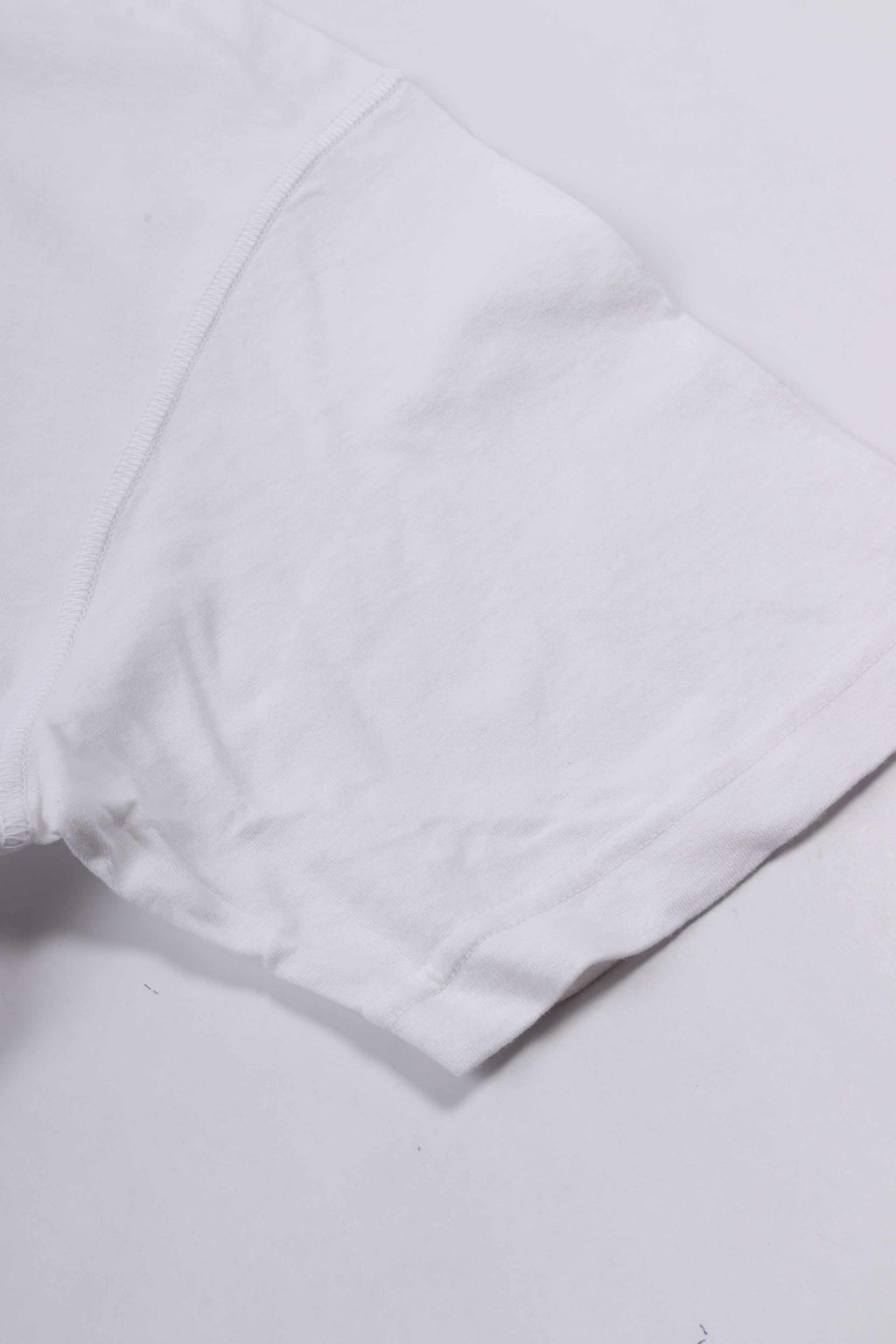 2200013 s0057 v0001 - white