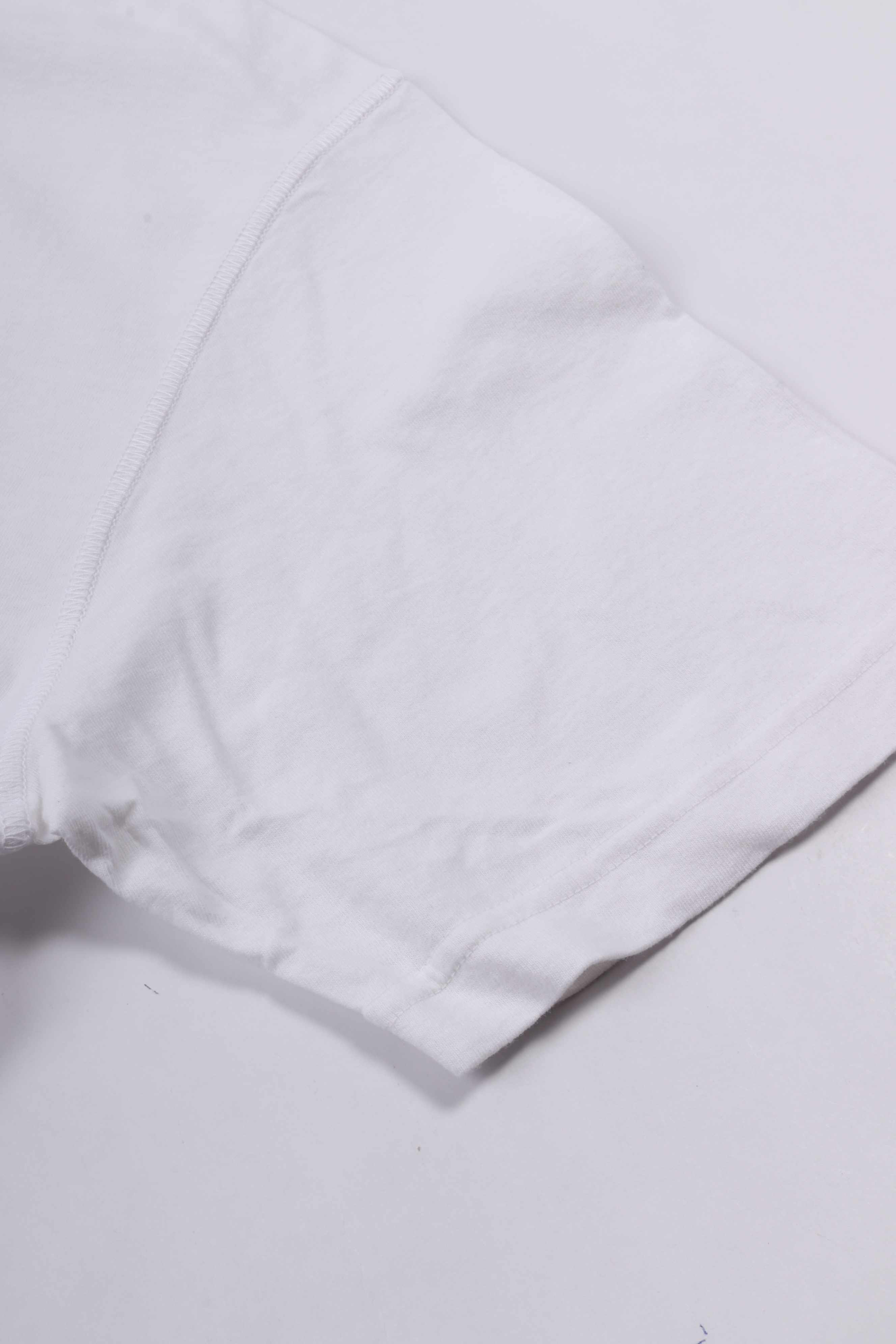 2200013 s0057 v0001 - white