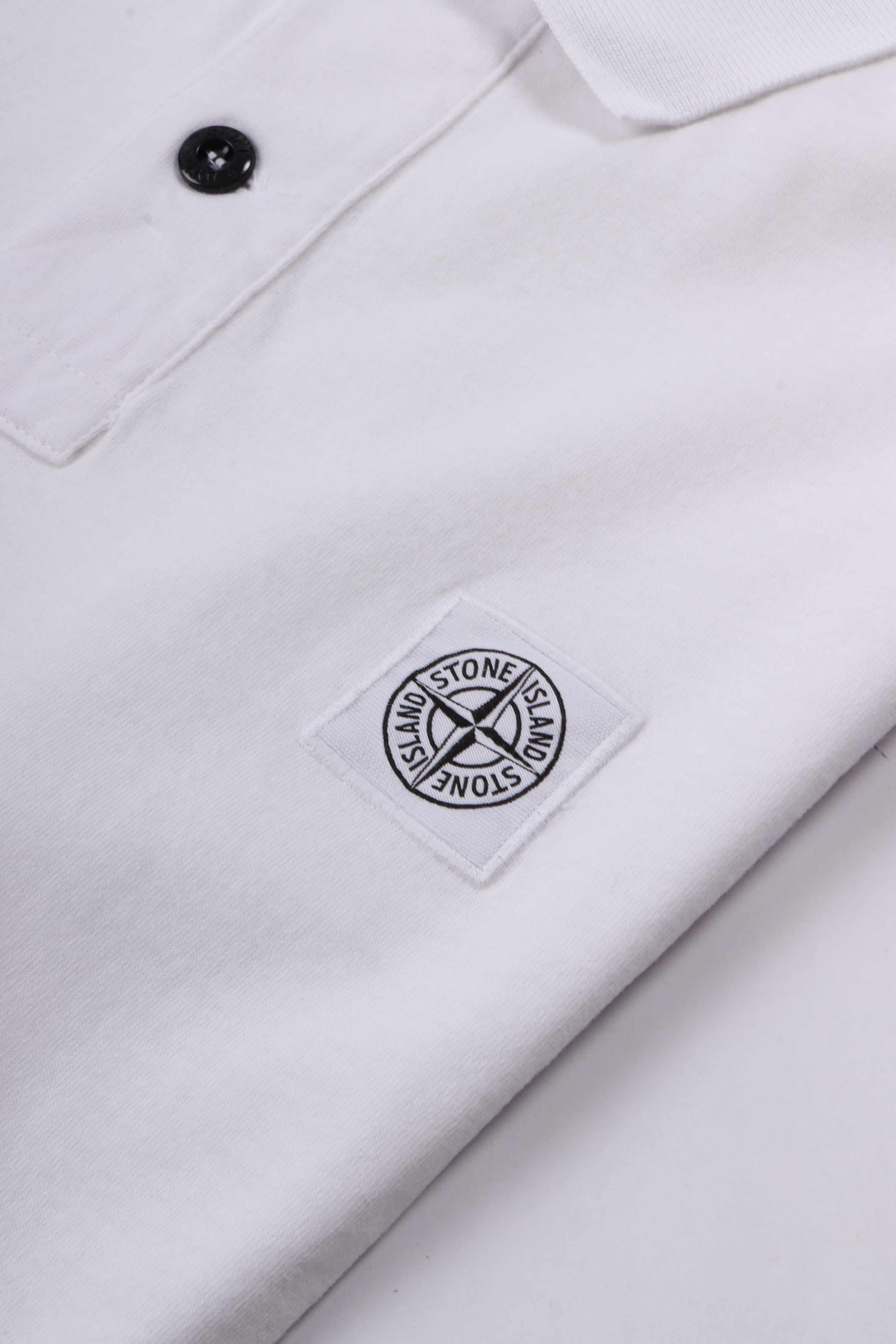 2200013 s0057 v0001 - white