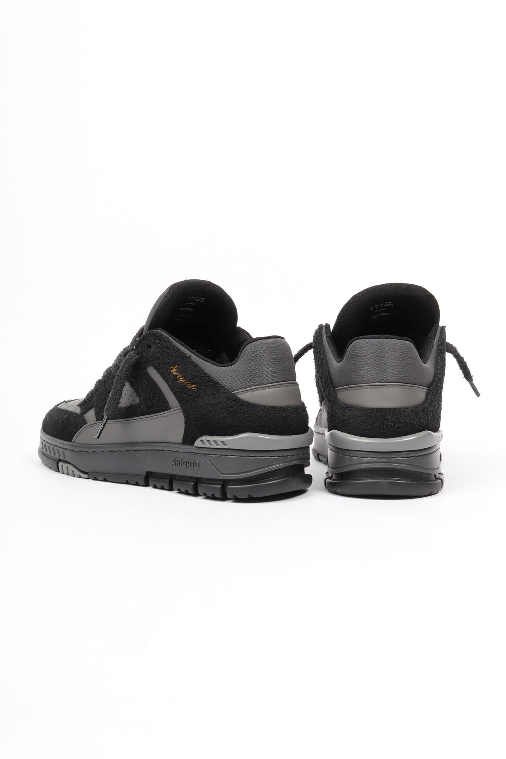 Area lo fluffy black / off blac