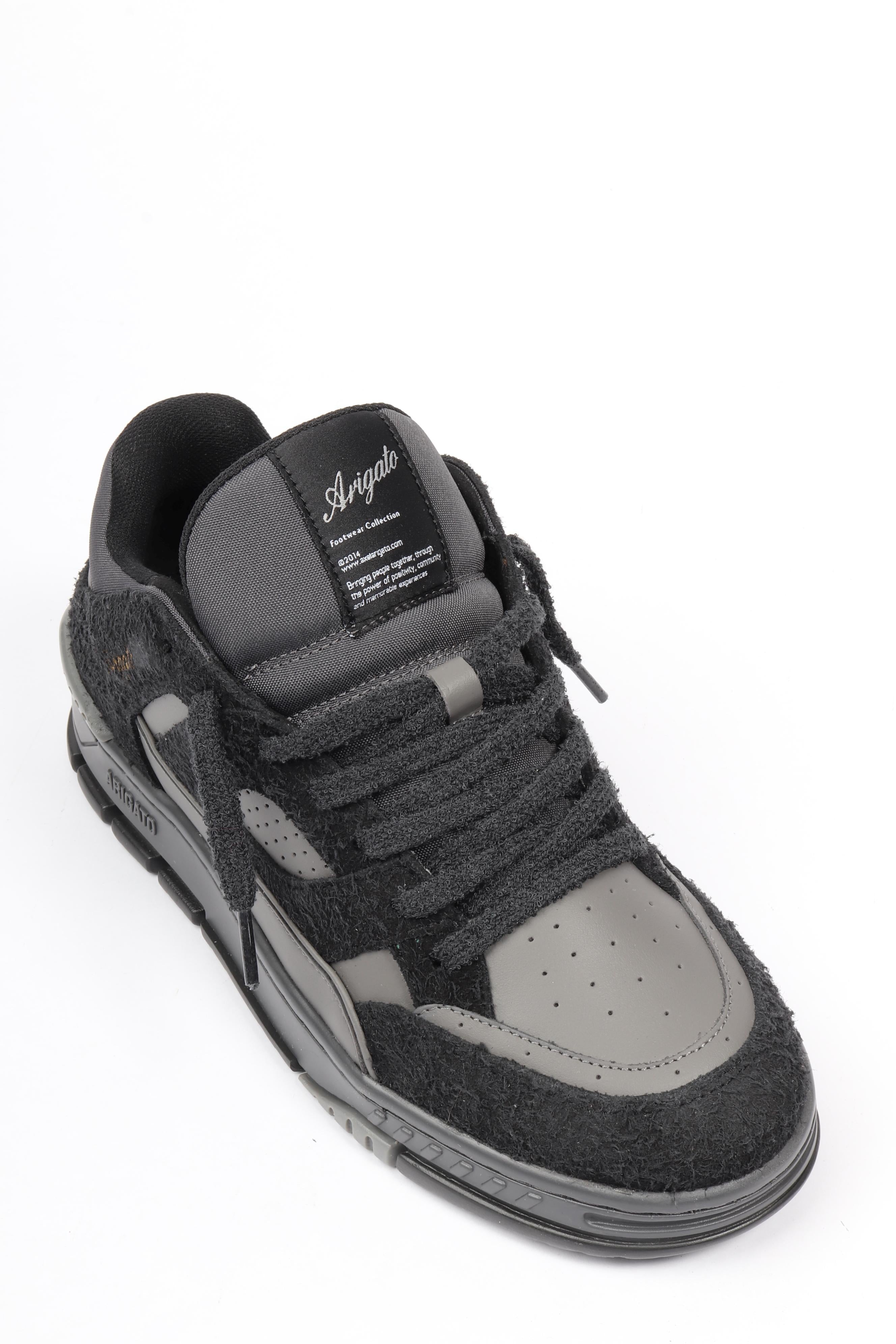 Area lo fluffy black / off blac