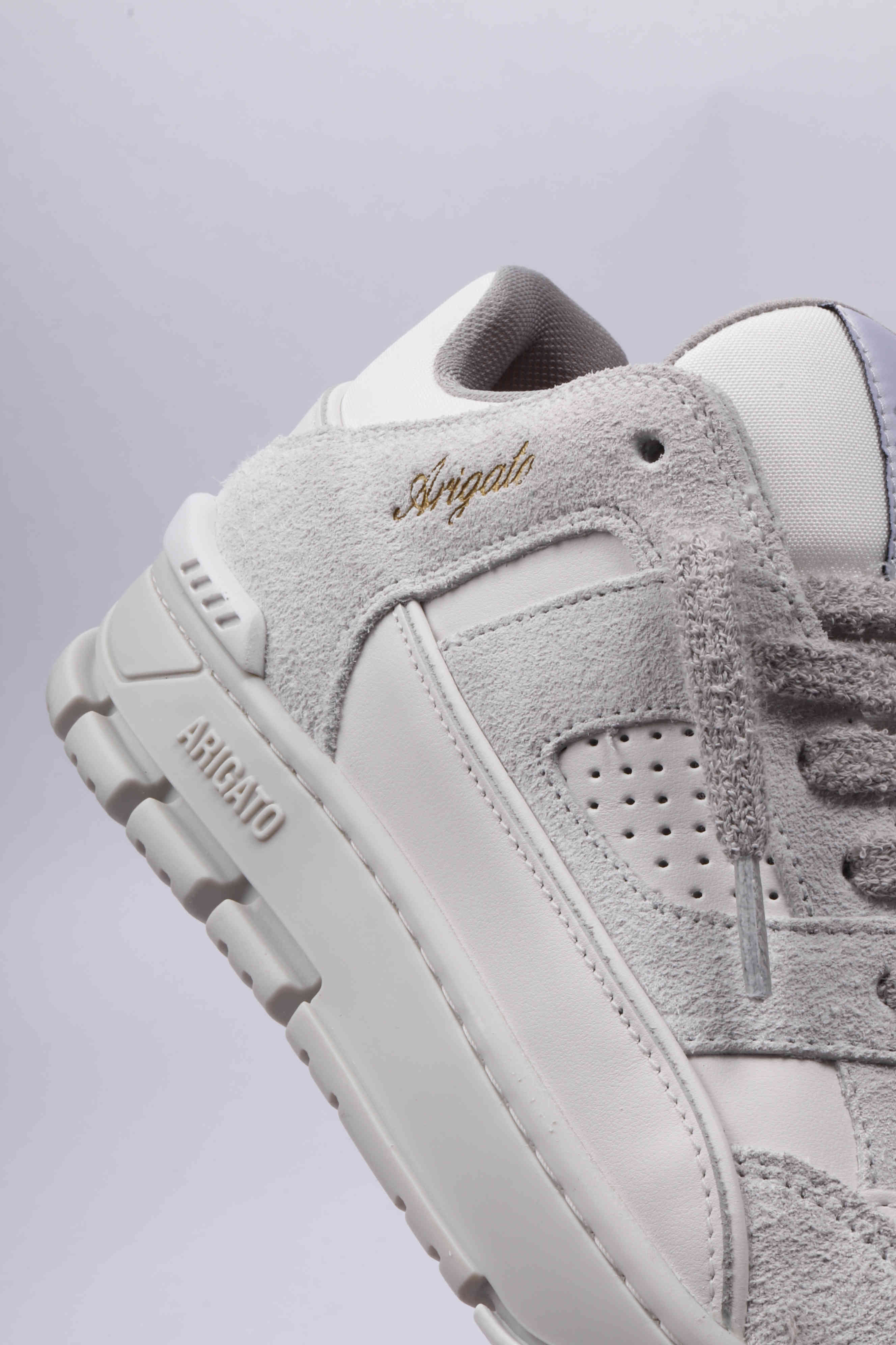 Area lo fluffy white / off whit